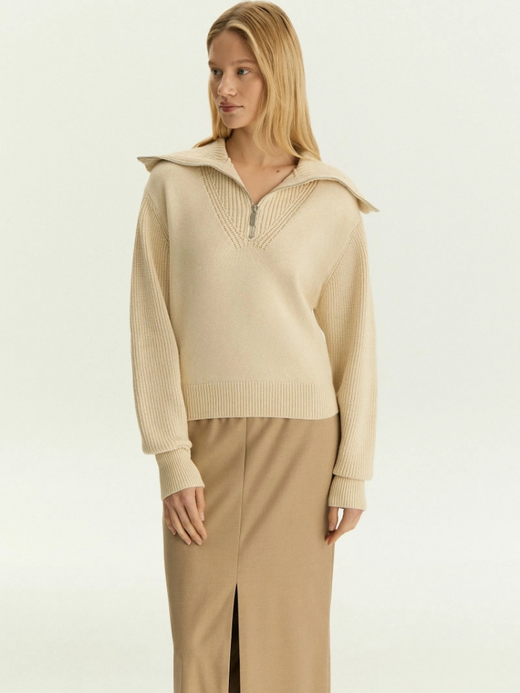 Свитер с отложным воротником ,
50% вискоза, 28% полиэстер, 22% нейлон ,