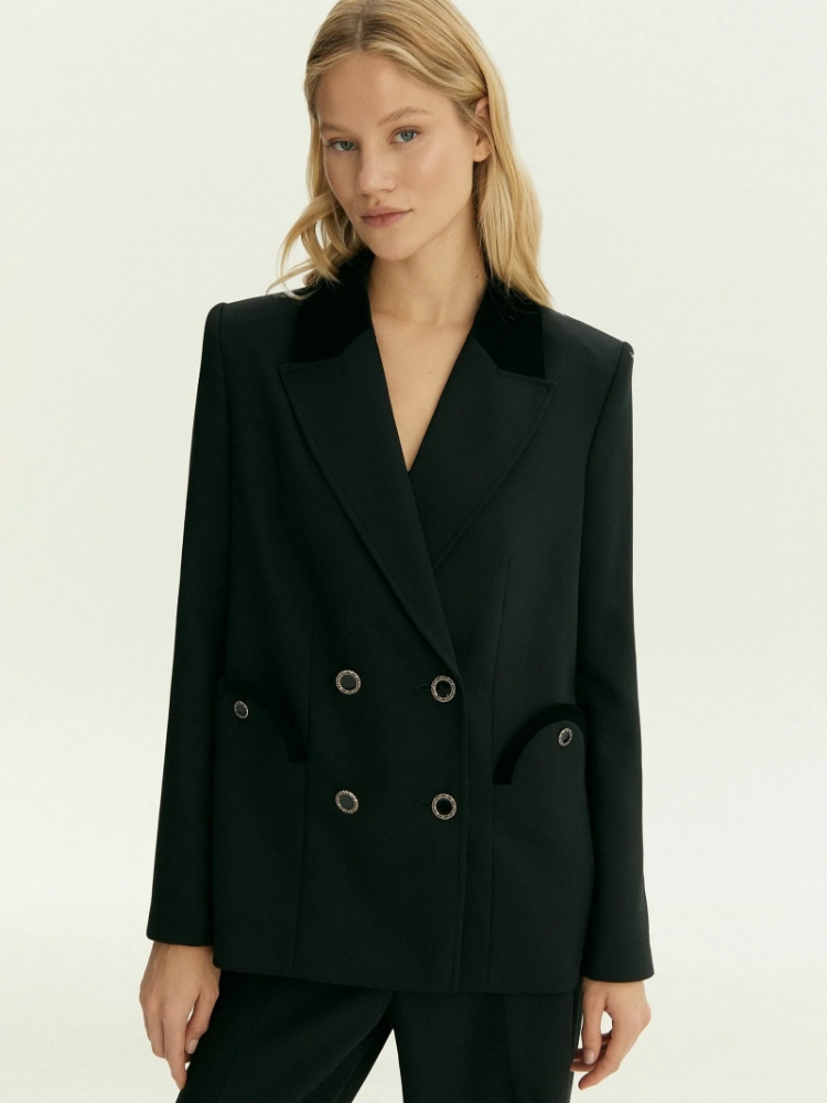 Двубортный жакет с бархатной отделкой ,
68% полиэстер, 27% вискоза, 5% эластан ,