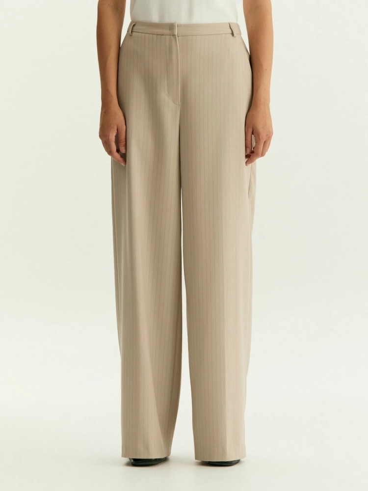 Брюки широкого кроя в полоску ,
63% полиэстер, 35% вискоза, 2% эластан ,