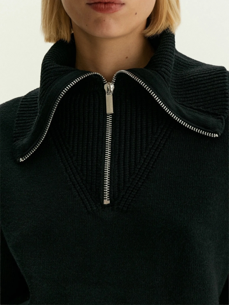 Свитер с отложным воротником ,
50% вискоза, 28% полиэстер, 22% нейлон ,