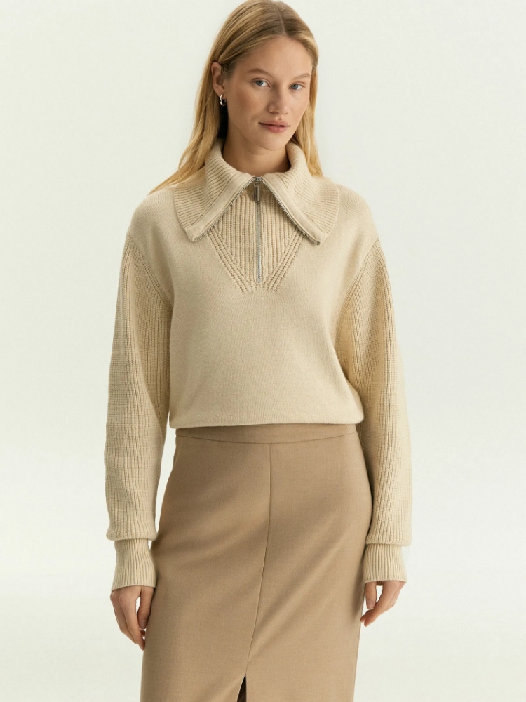 Свитер с отложным воротником ,
50% вискоза, 28% полиэстер, 22% нейлон ,