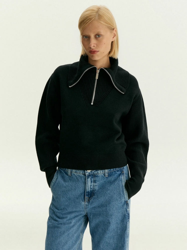 Свитер с отложным воротником ,
50% вискоза, 28% полиэстер, 22% нейлон ,