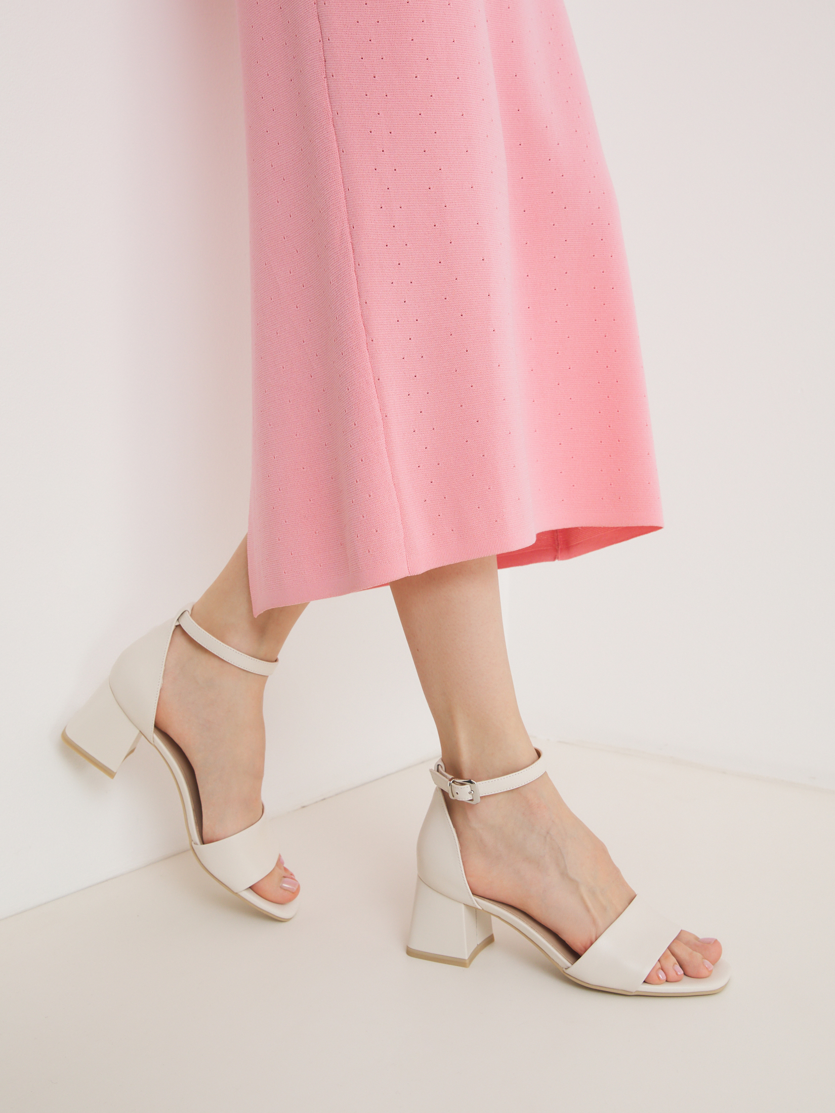 4389 р. 7700 р. Босоножки CAPRICE BAILA