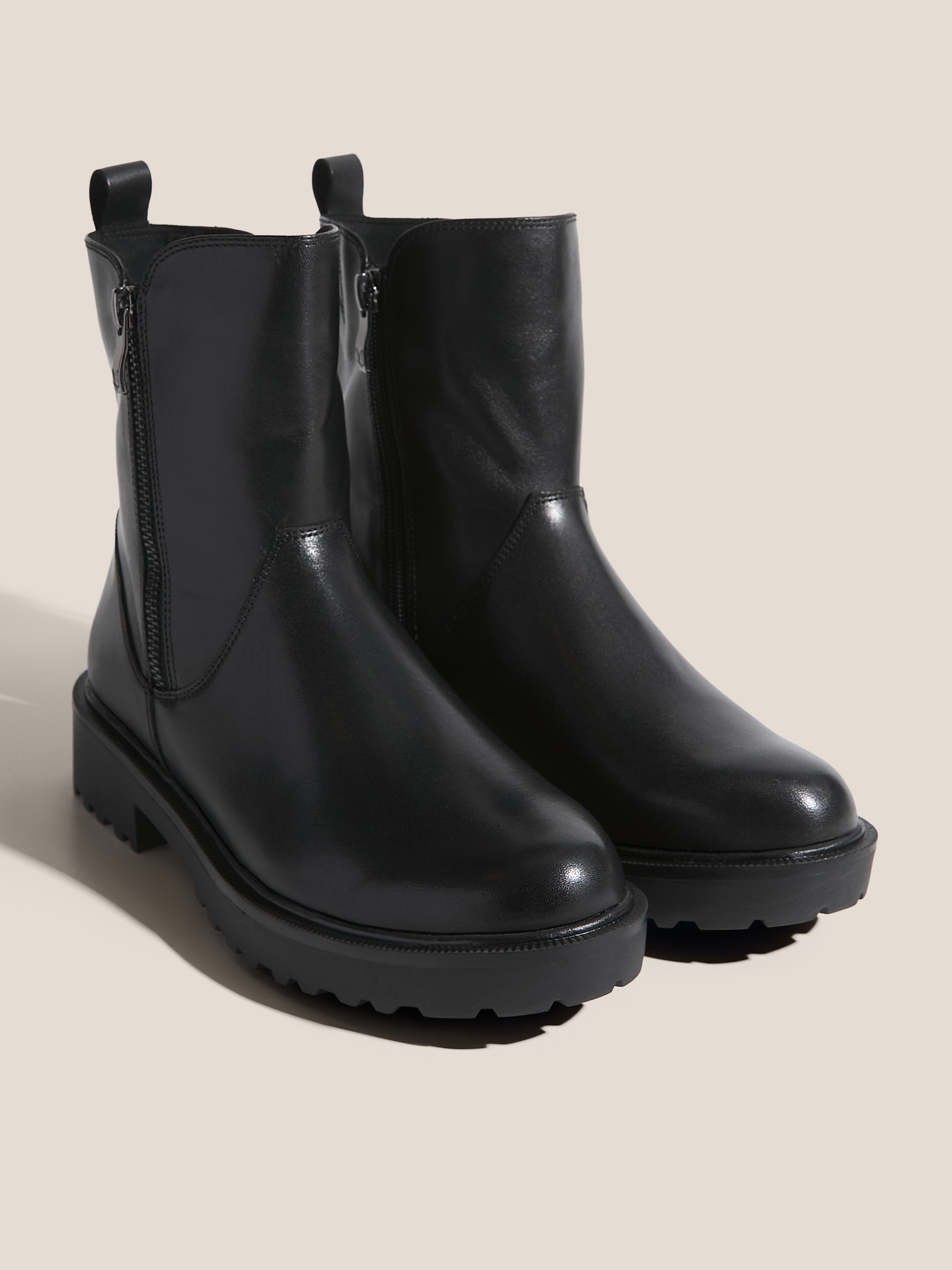 7695 р. 13500 р. Женские ботинки CAPRICE AVA