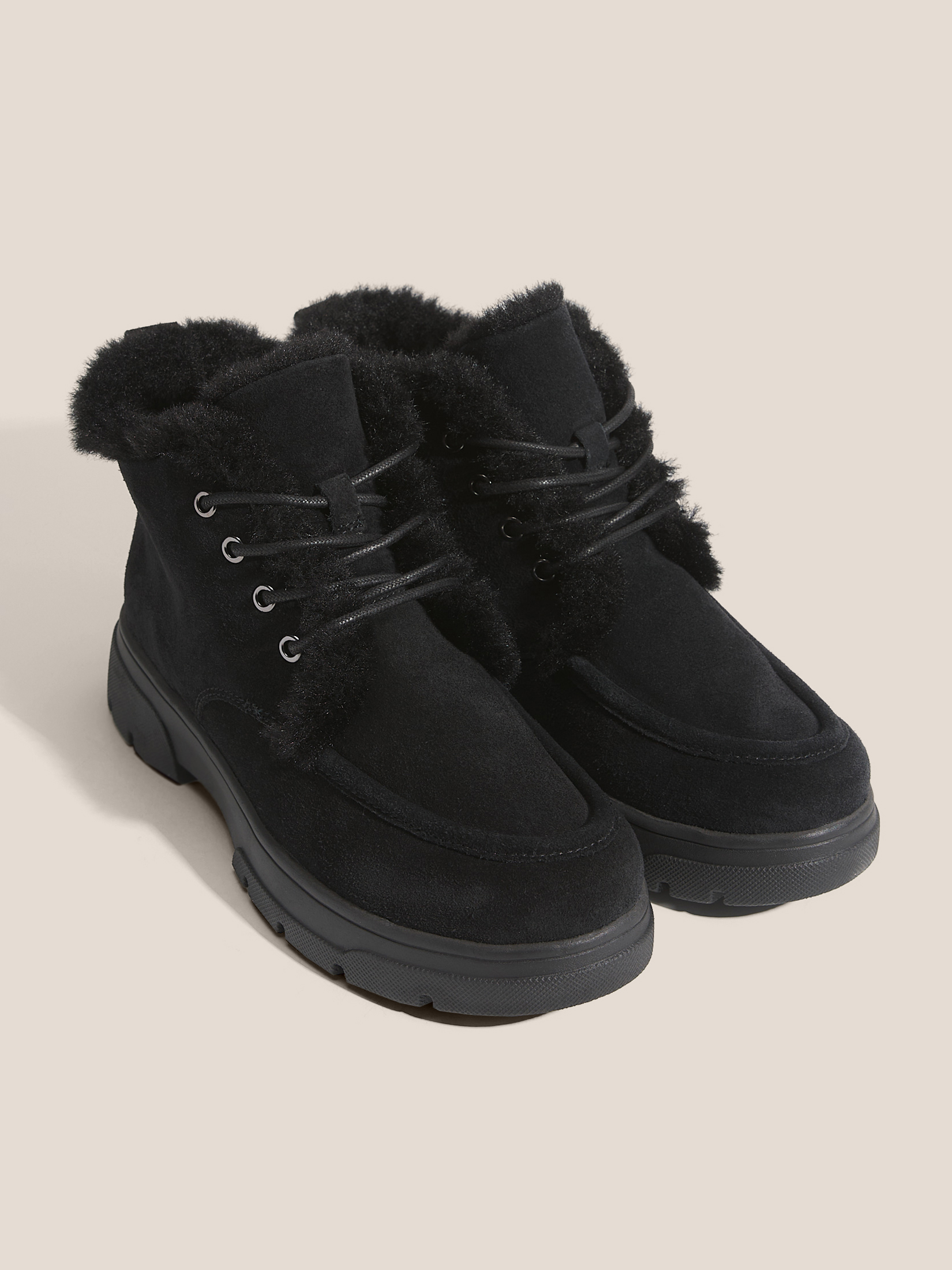 9120 р. 16000 р. Женские ботинки CAPRICE DENISE