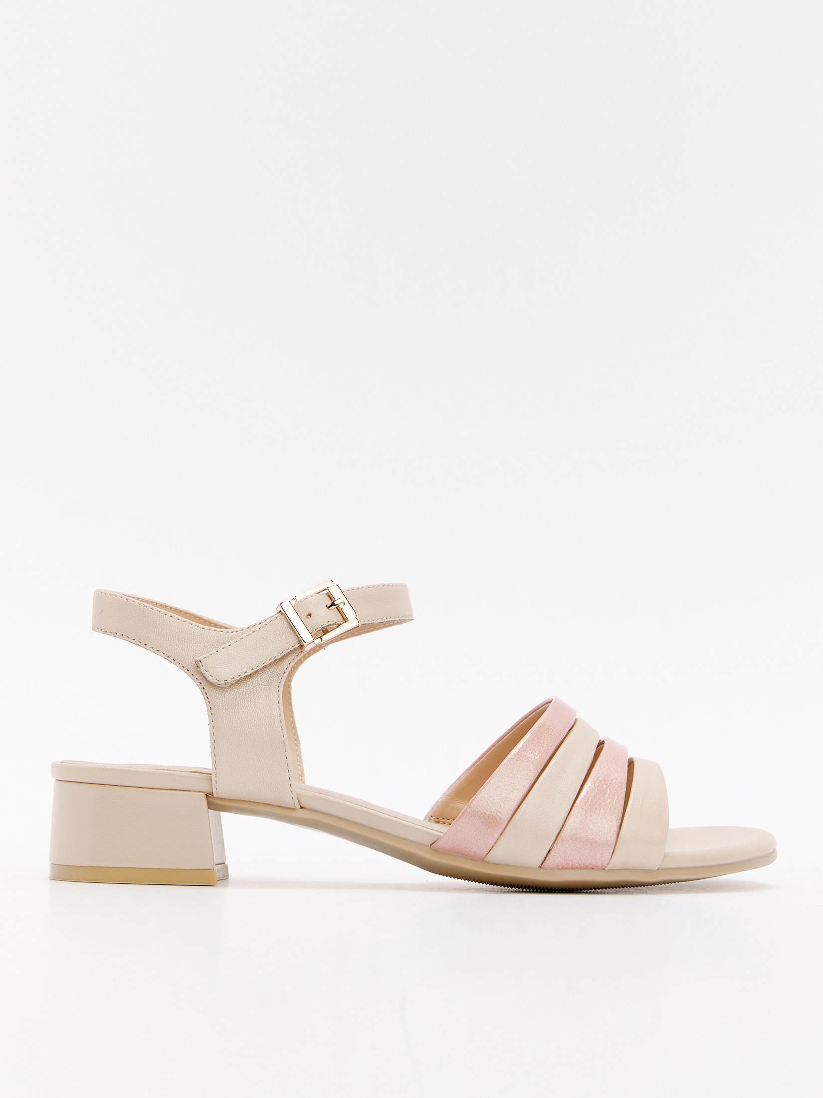 4104 р. 7200 р. Босоножки CAPRICE CARLA