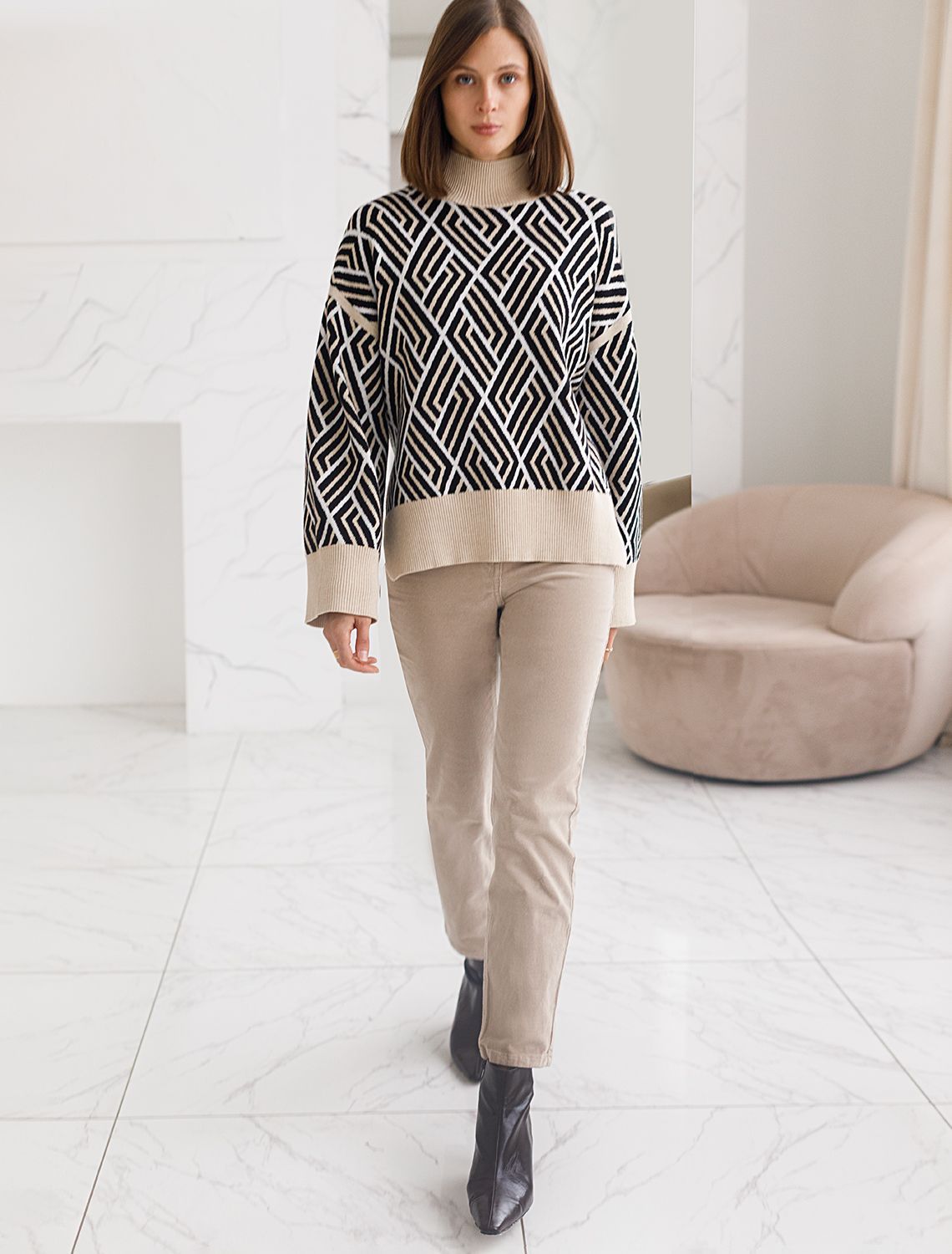 Укороченные эластичные брюки слим из микро вельвета