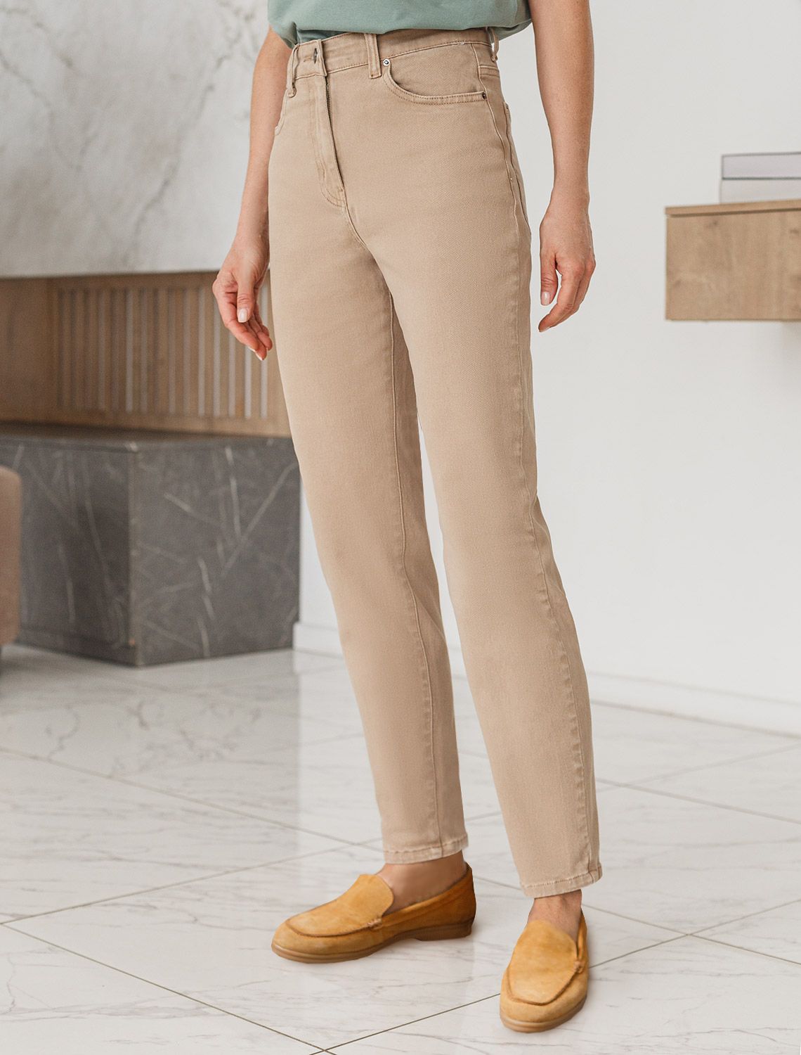 Джинсы mom-fit из эластичного денима