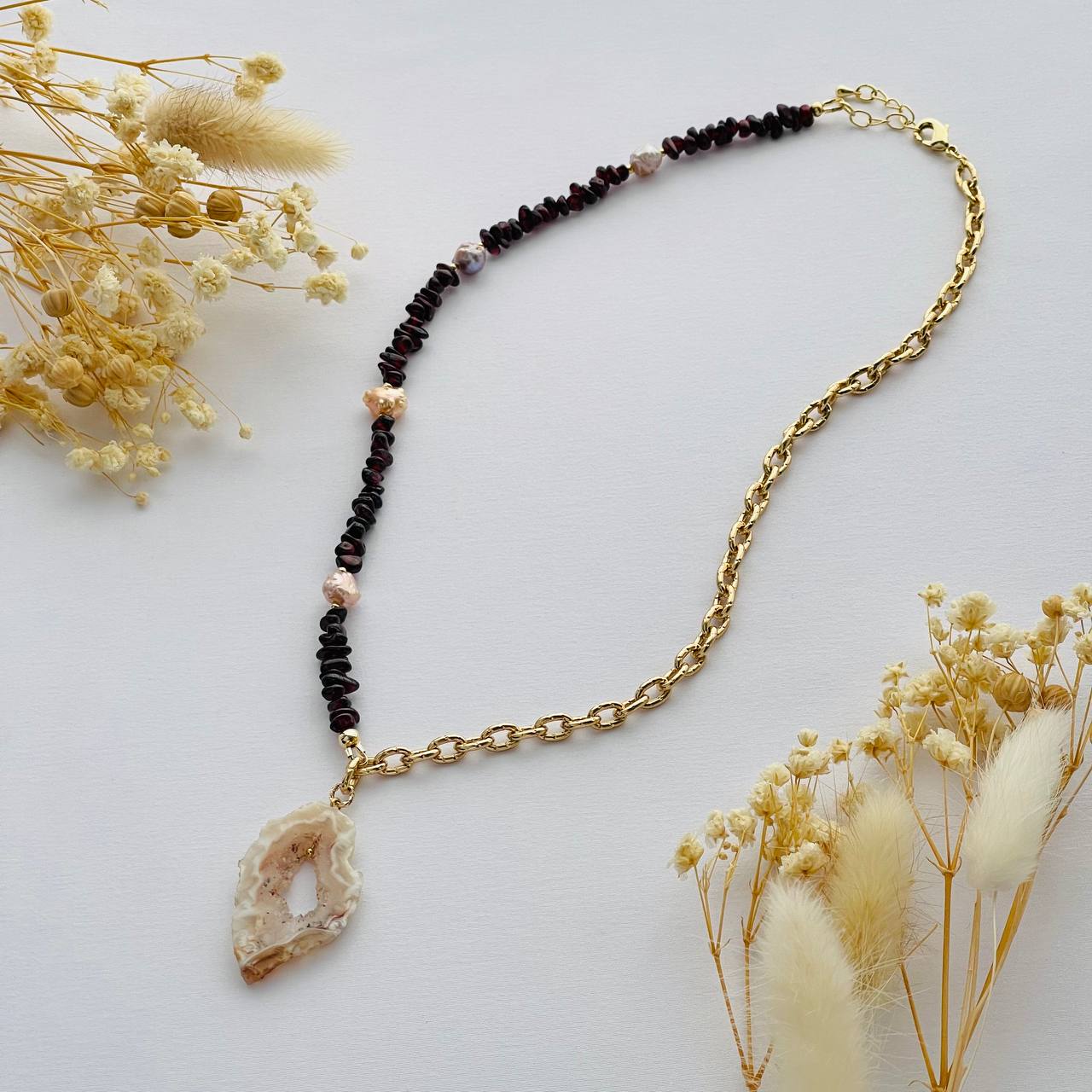 Радуга Самоцветов Колье из Граната и Жемчуга на цепочке с кулоном из Агата