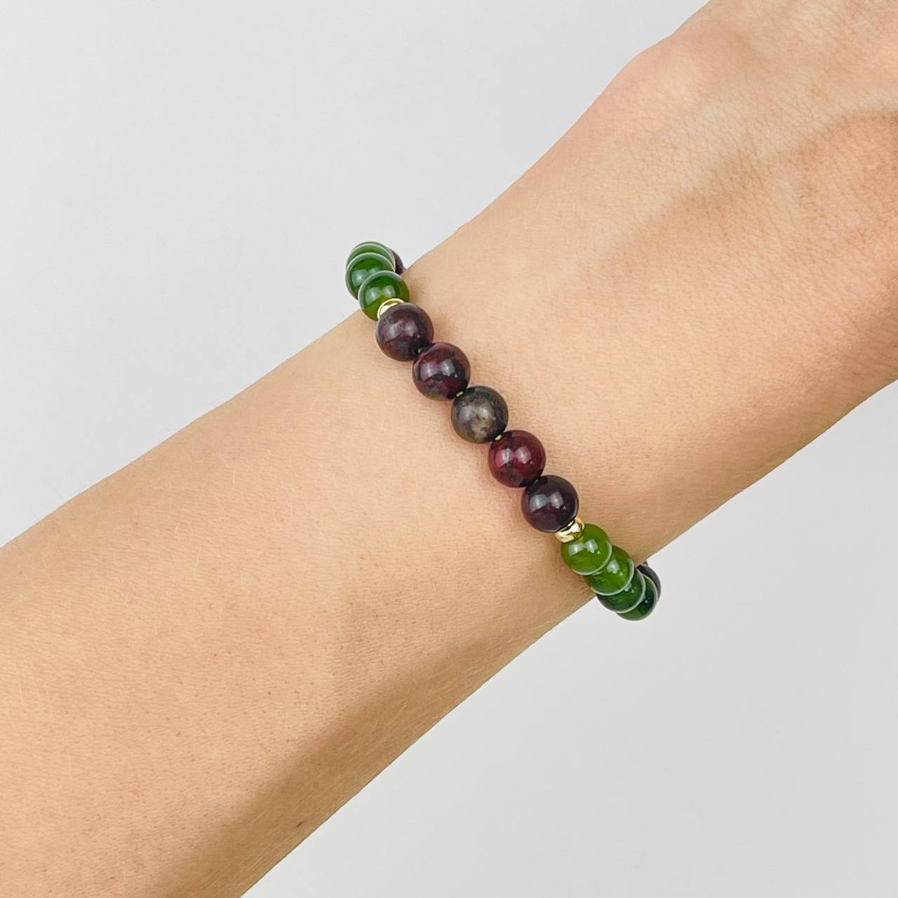 Радуга Самоцветов Браслет из Нефрита и Яшмы (Кровавик)