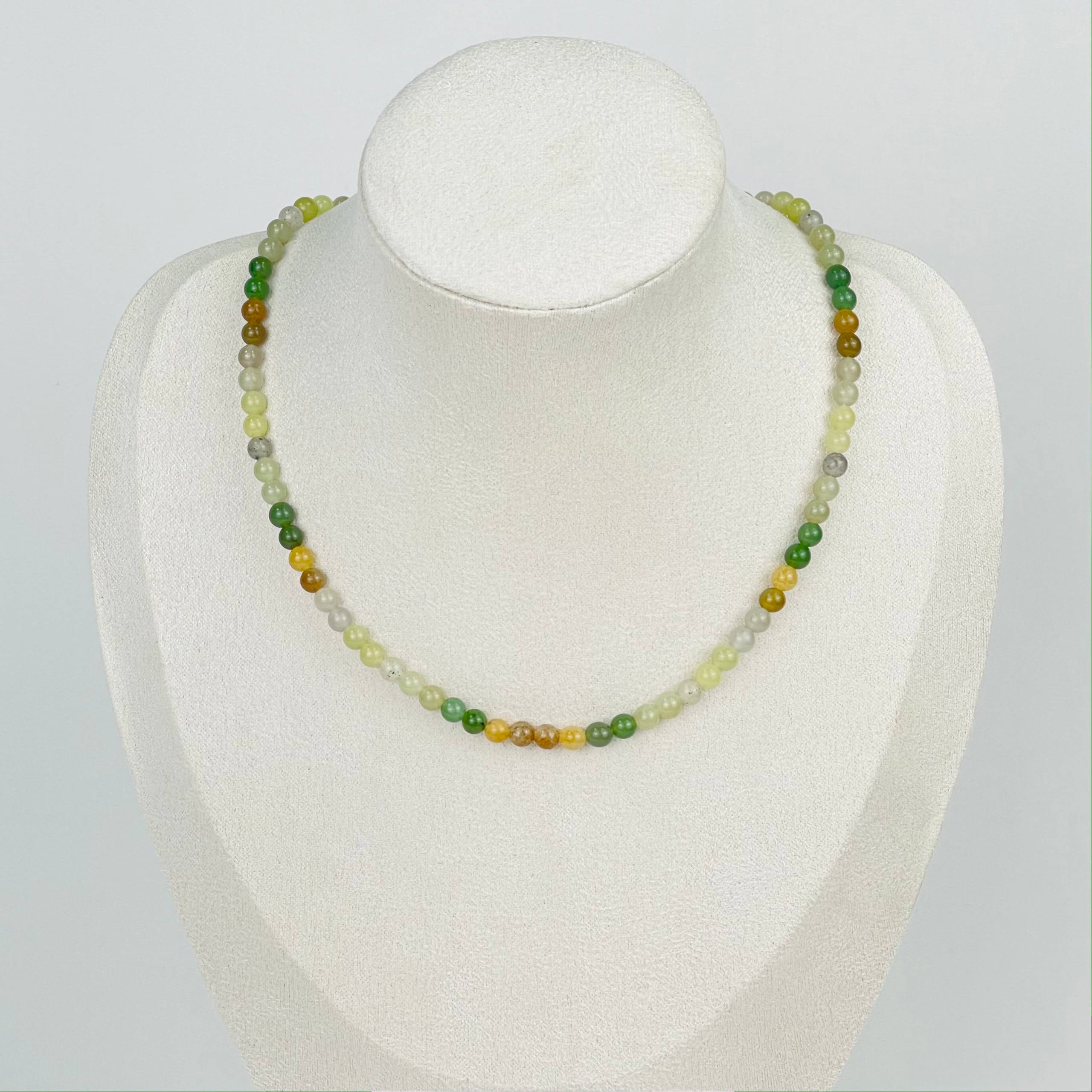 Радуга Самоцветов Колье из Нефрита