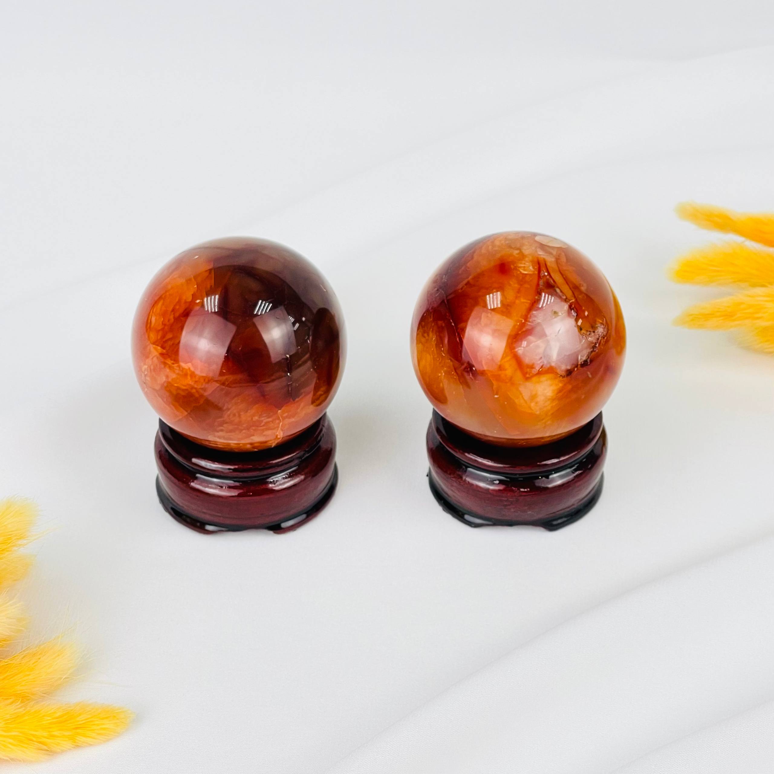 Радуга Самоцветов Шар из Сердолика на подставке