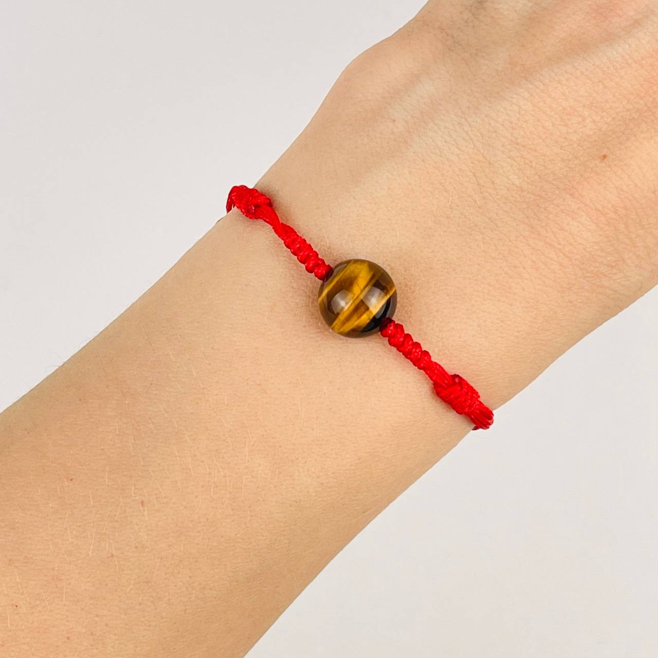 Радуга Самоцветов Защитный браслет Красная нить с Тигровым глазом