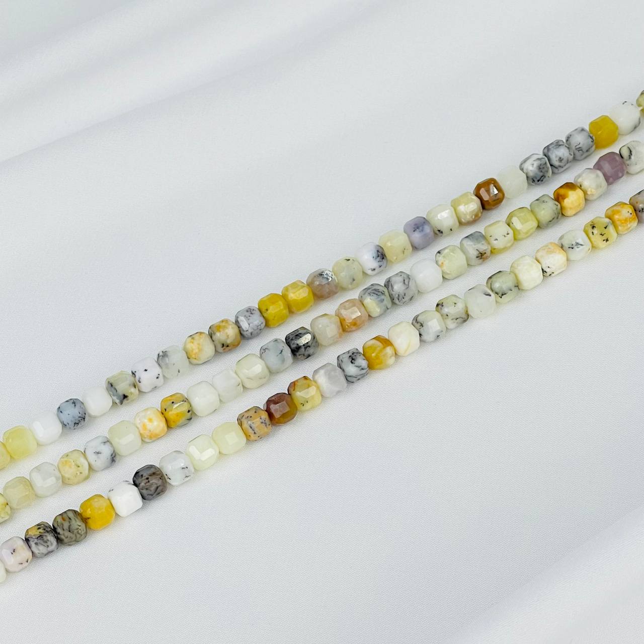 Радуга Самоцветов Бусины для украшений из Кахолонга (65 бусин)