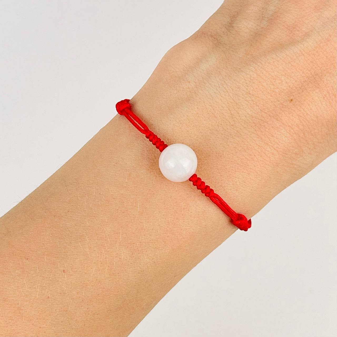 Радуга Самоцветов Защитный браслет Красная нить с белын Нефритом