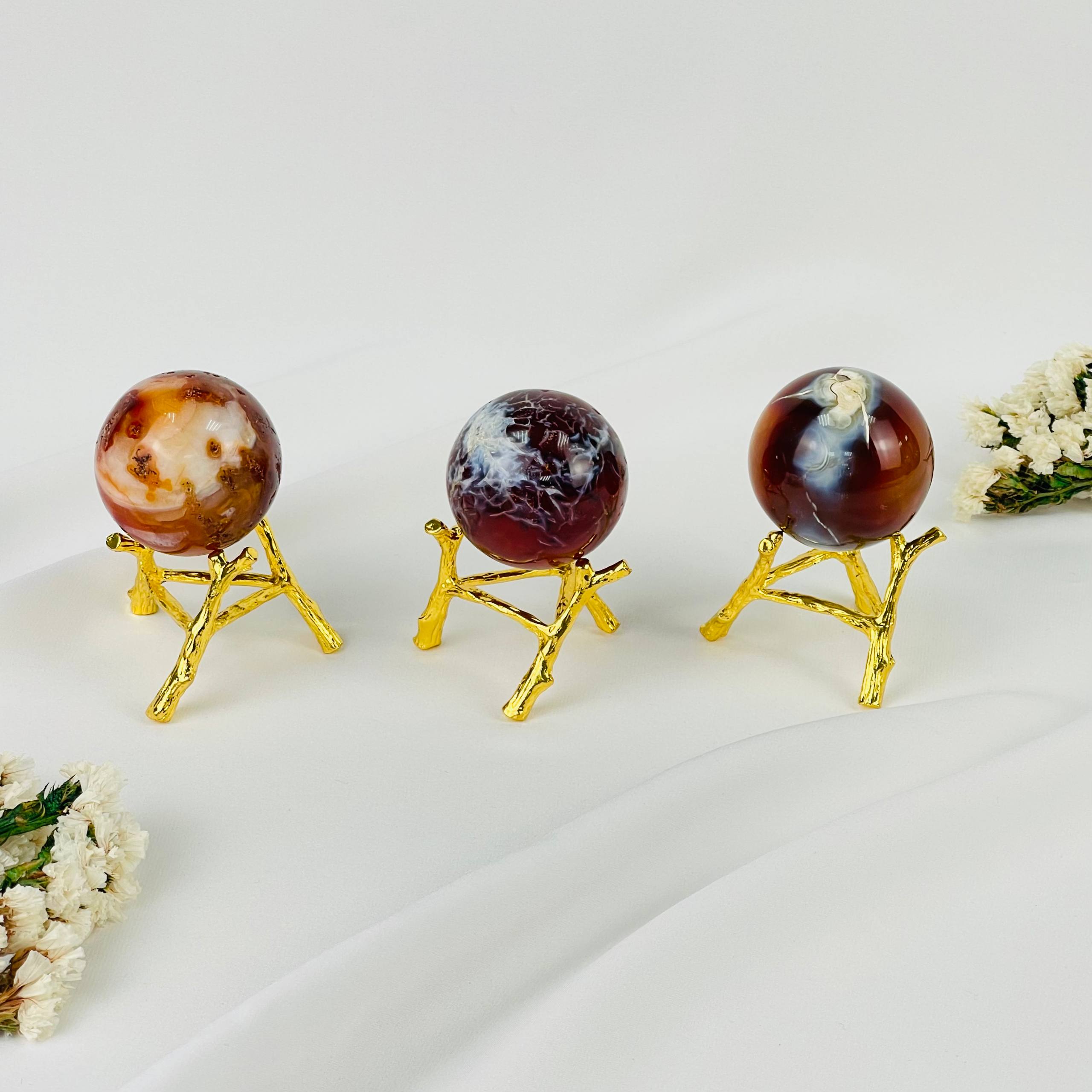 Радуга Самоцветов Шар из Сердолика на подставке