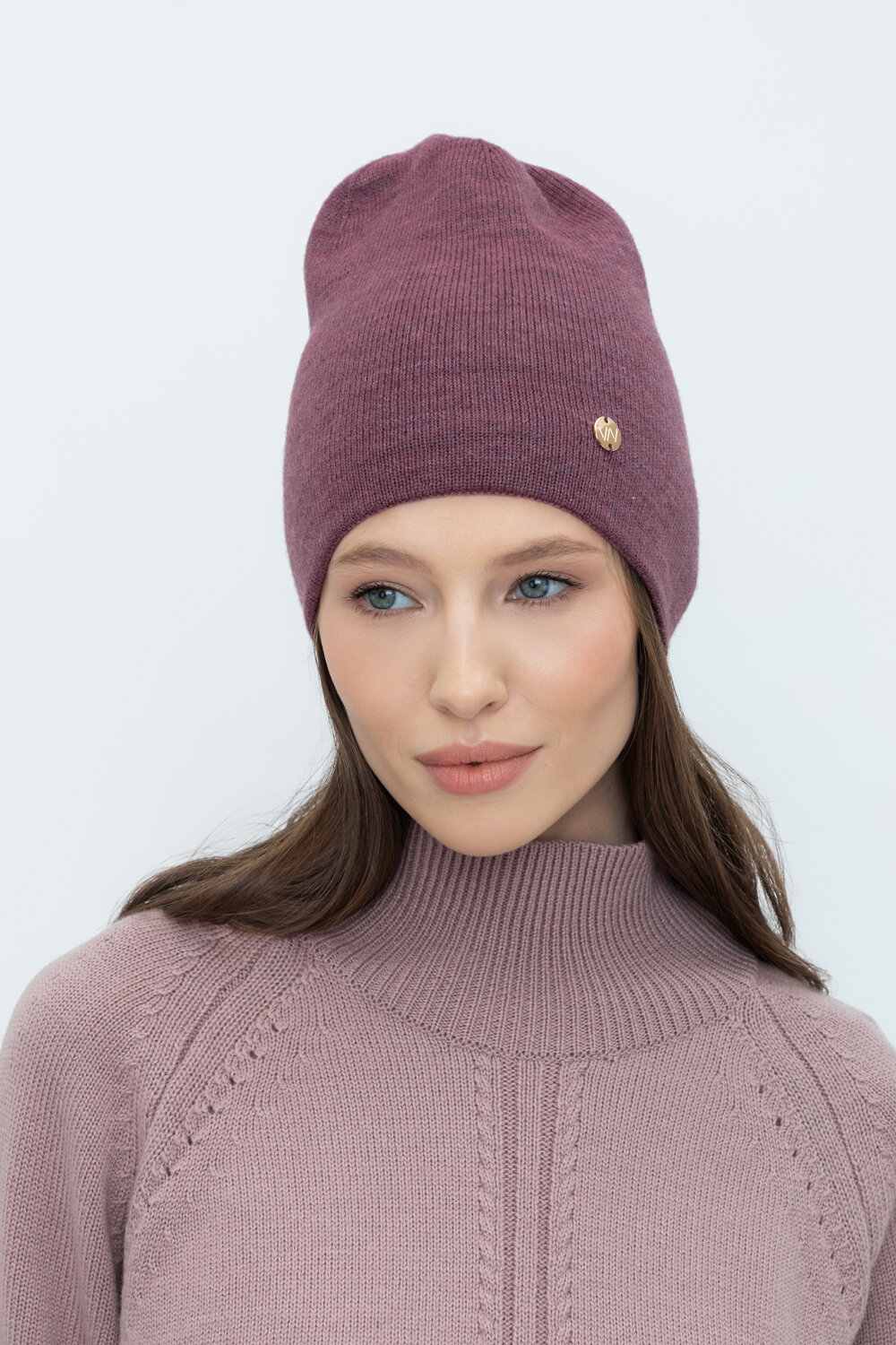 ст. цена1265руб.! VERY NEAT Шапка ЕВ 207/24шсветлая слива