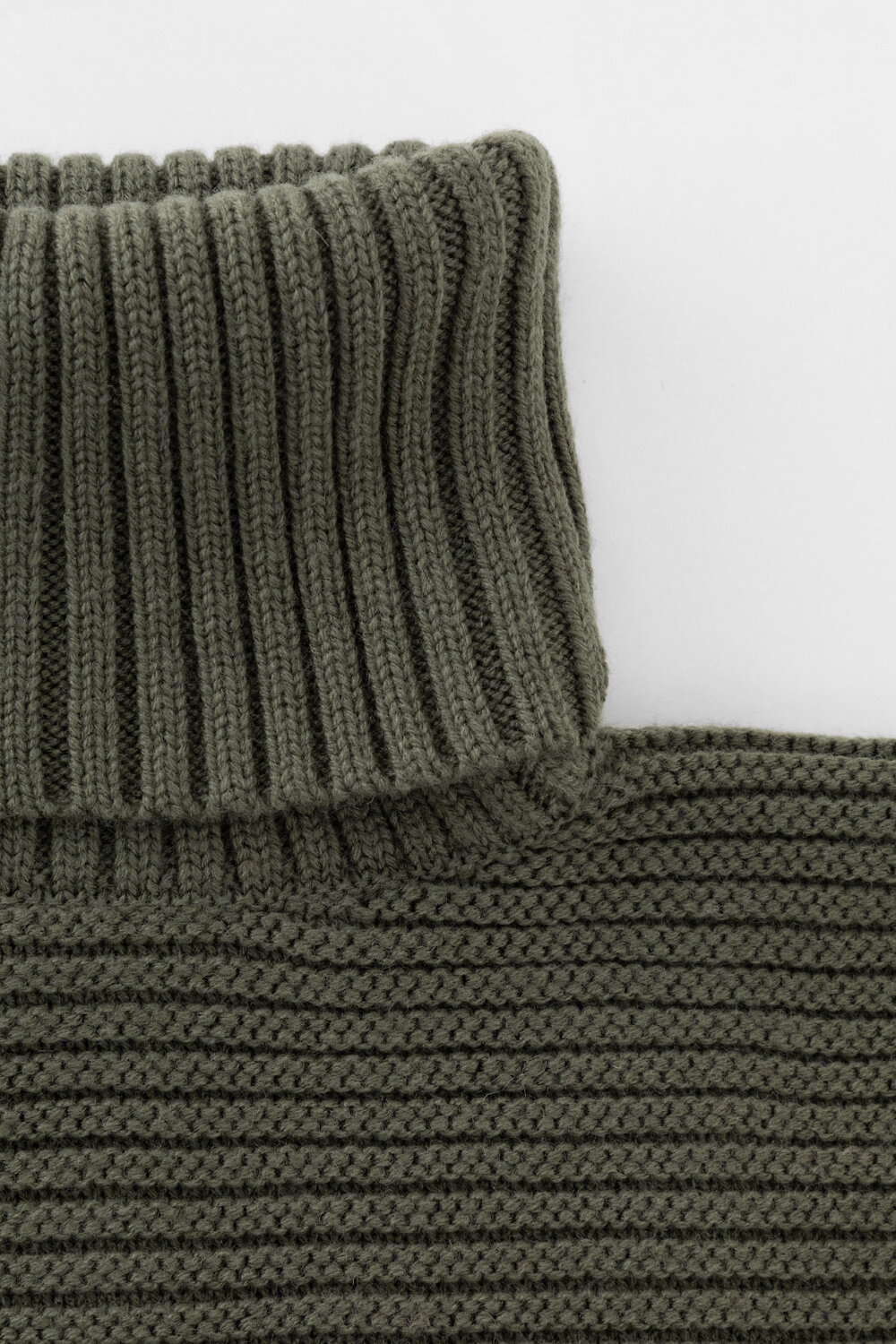 ст. цена1705руб.! VERY NEAT Шарф ЕВ 28001/24шполынь