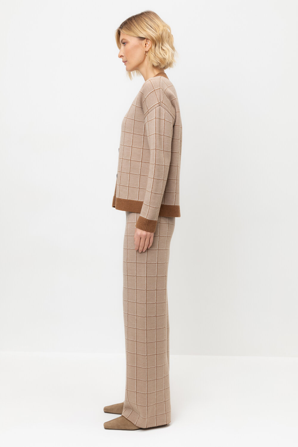 ст. цена4235руб.! VERY NEAT Брюки ЕВ 448/шбежевый