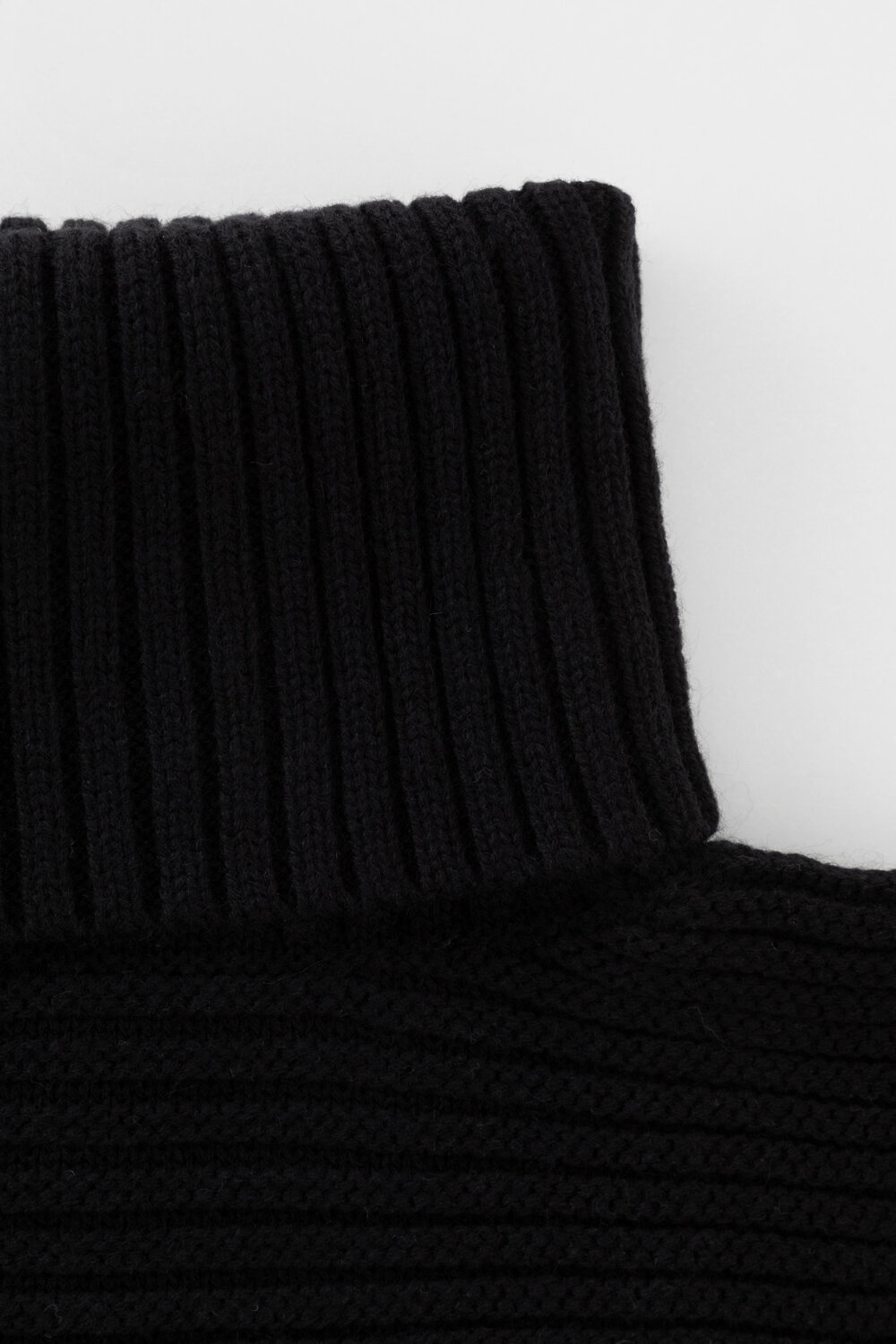 ст. цена1705руб.! VERY NEAT Шарф ЕВ 28001/24шчерный