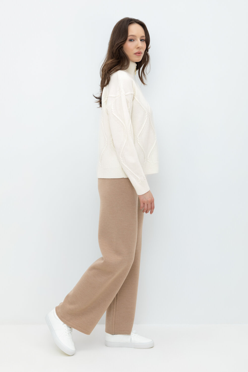 ст. цена4235руб.! VERY NEAT Брюки ЕВ 416/24шбежевый