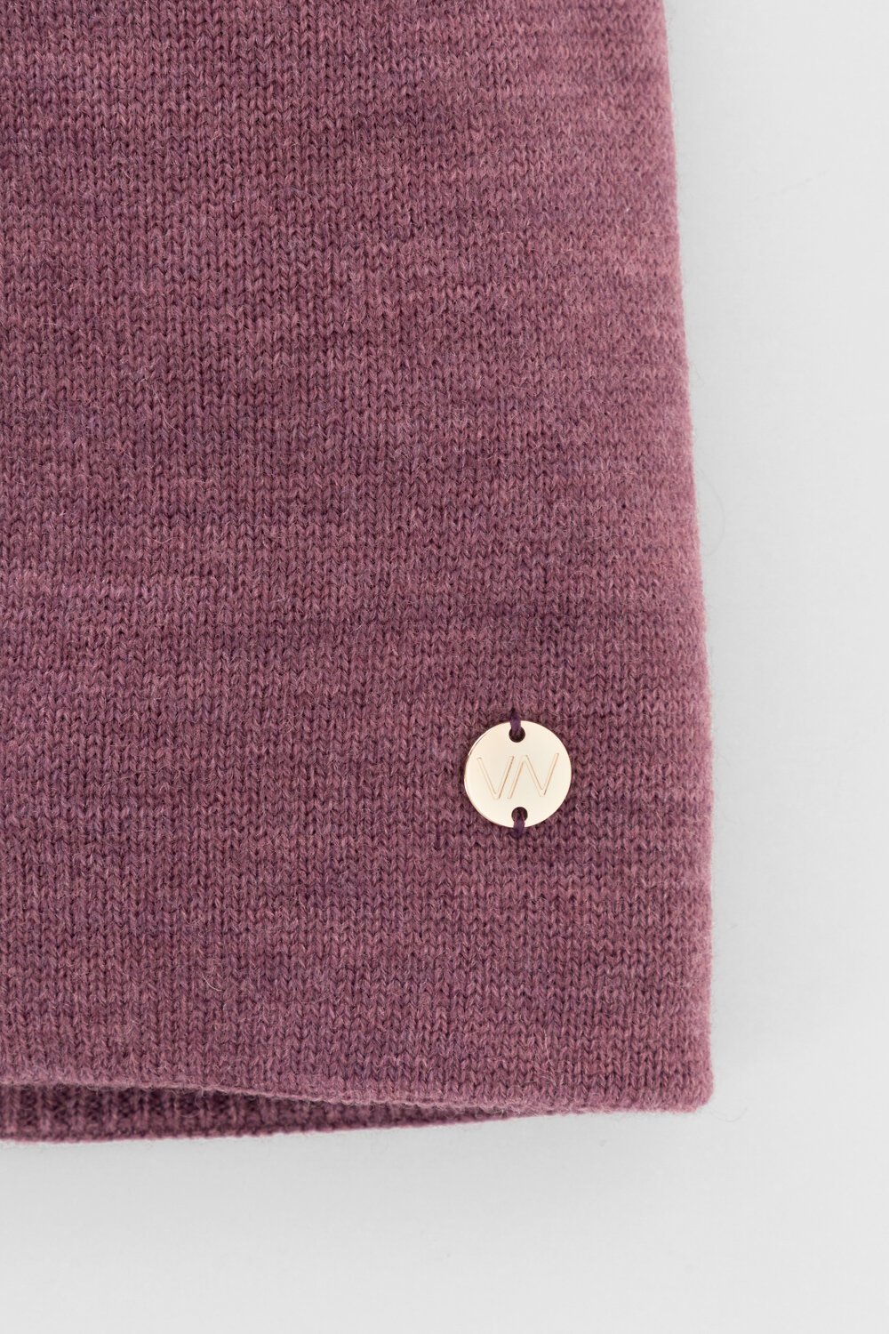 ст. цена1265руб.! VERY NEAT Шапка ЕВ 207/24шсветлая слива