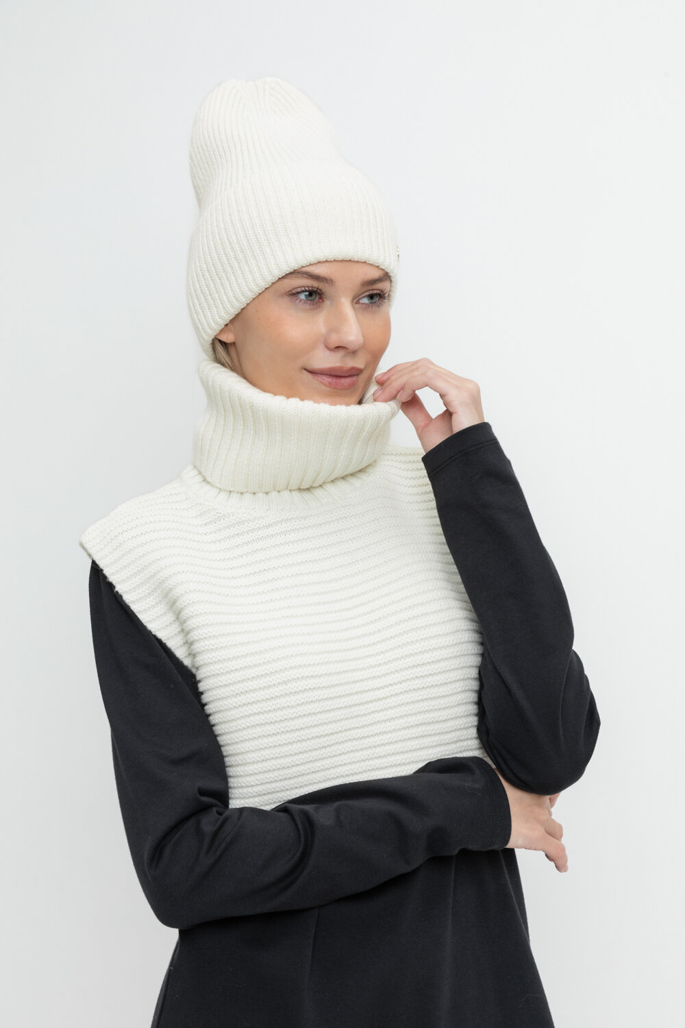 ст. цена1705руб.! VERY NEAT Шарф ЕВ 28001/24шсуровый