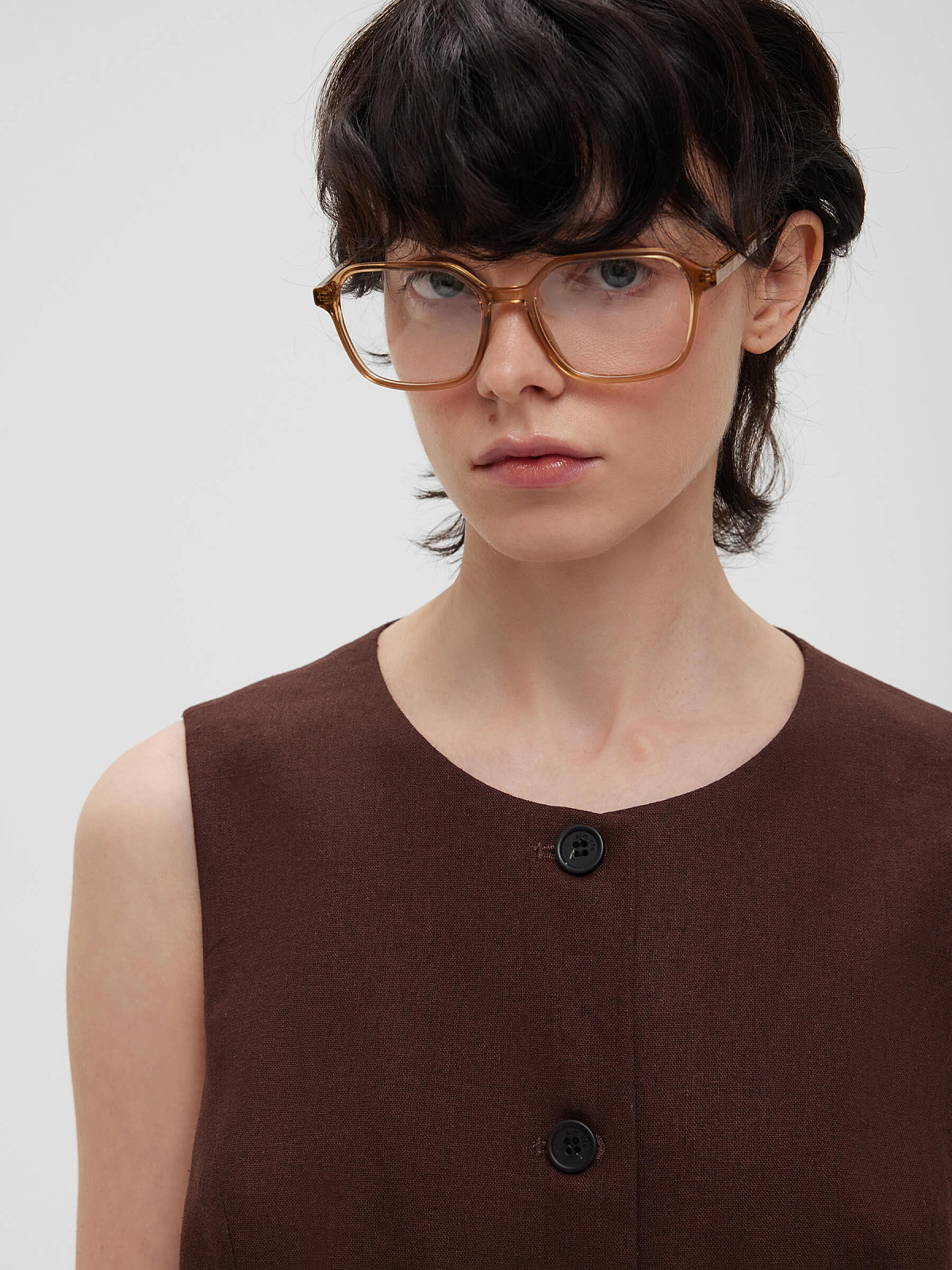 Жилет на пуговицах с карманами из льняной ткани 0188, коричневый