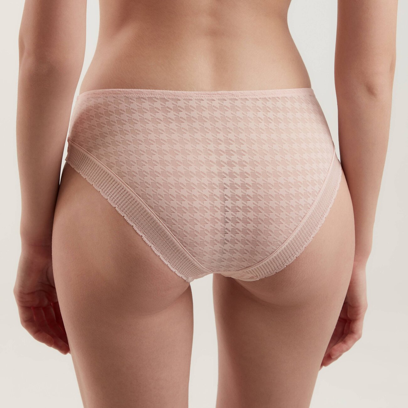 ст. цена823руб.! Conte elegant Трусы BODY COUTURE RP3092камея