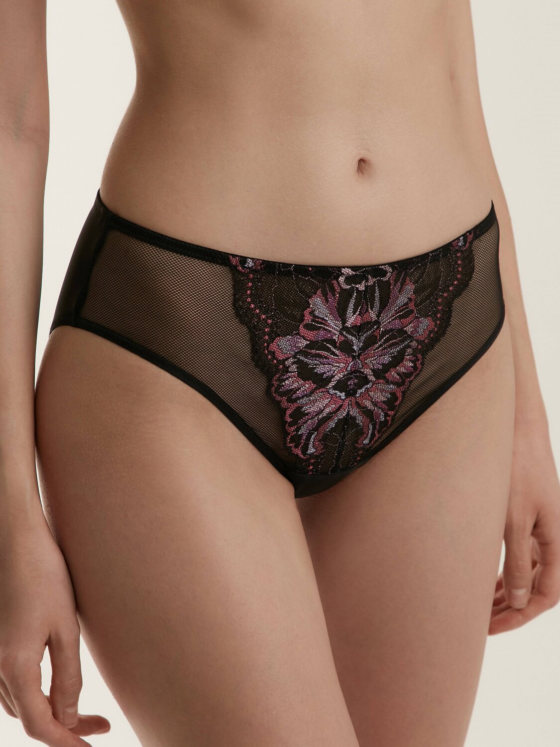 ст. цена933руб.! Conte elegant Трусы DREAM TP3132черный