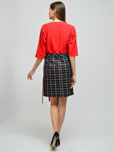 Платье длины мини комбинированное с красным топом