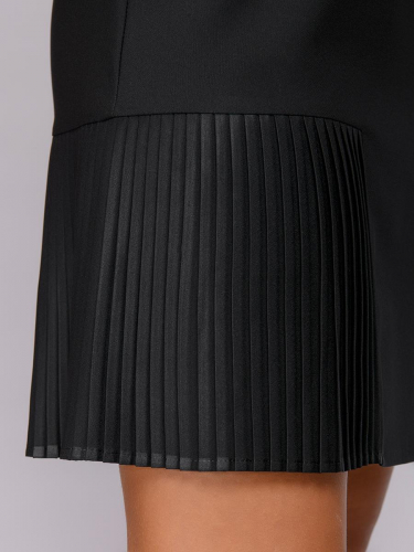 Платье черное c короткими рукавами