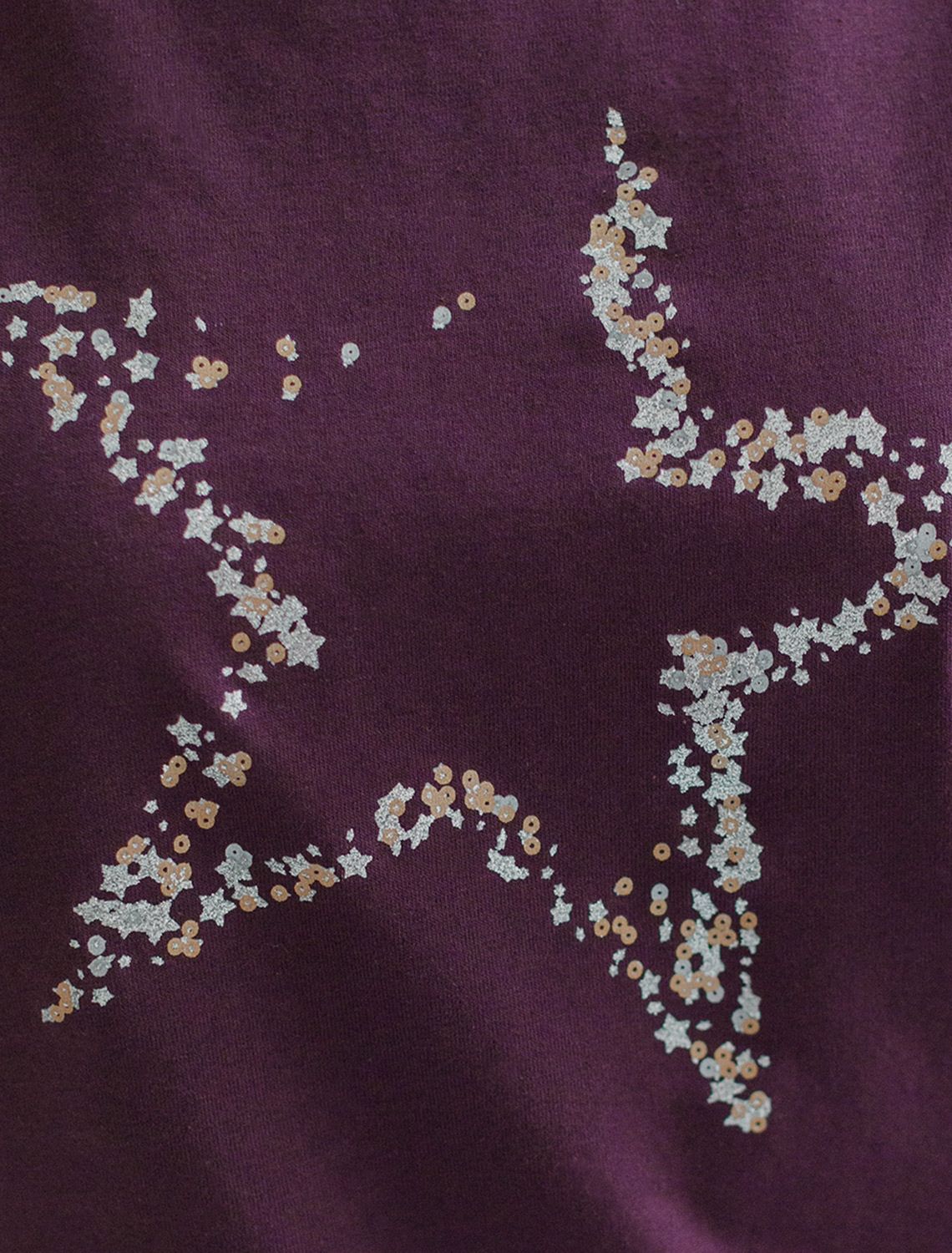 Нарядная футболка с блестящим принтом D49.133 бургунди_stars