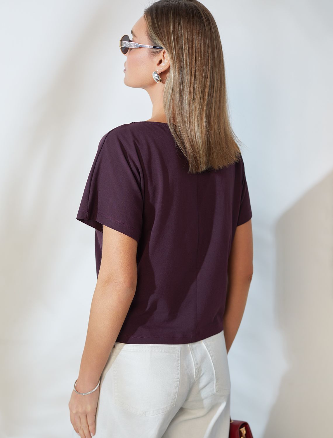 Нарядная футболка с принтом пайетками D49.133 бургунди_stripes