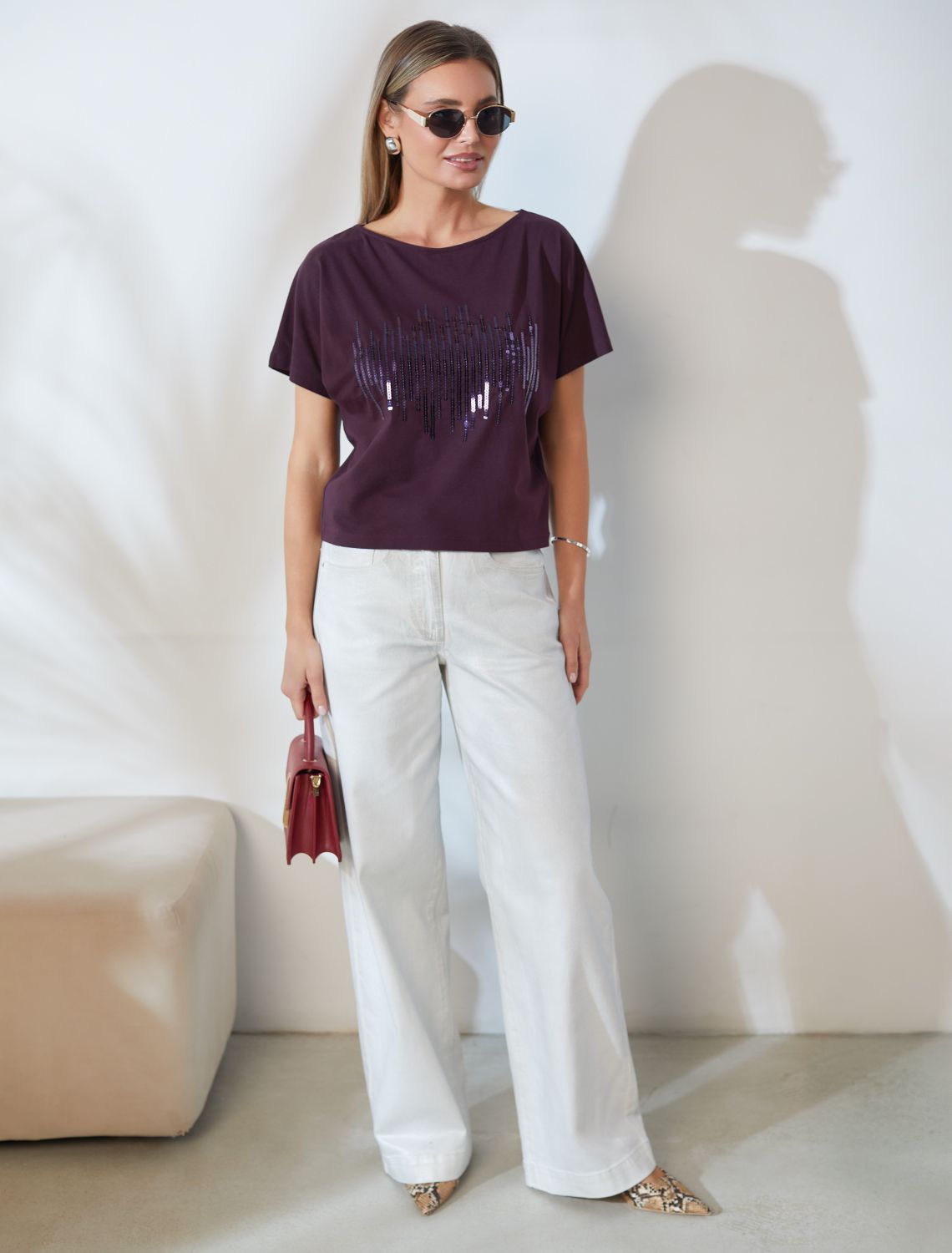 Нарядная футболка с принтом пайетками D49.133 бургунди_stripes