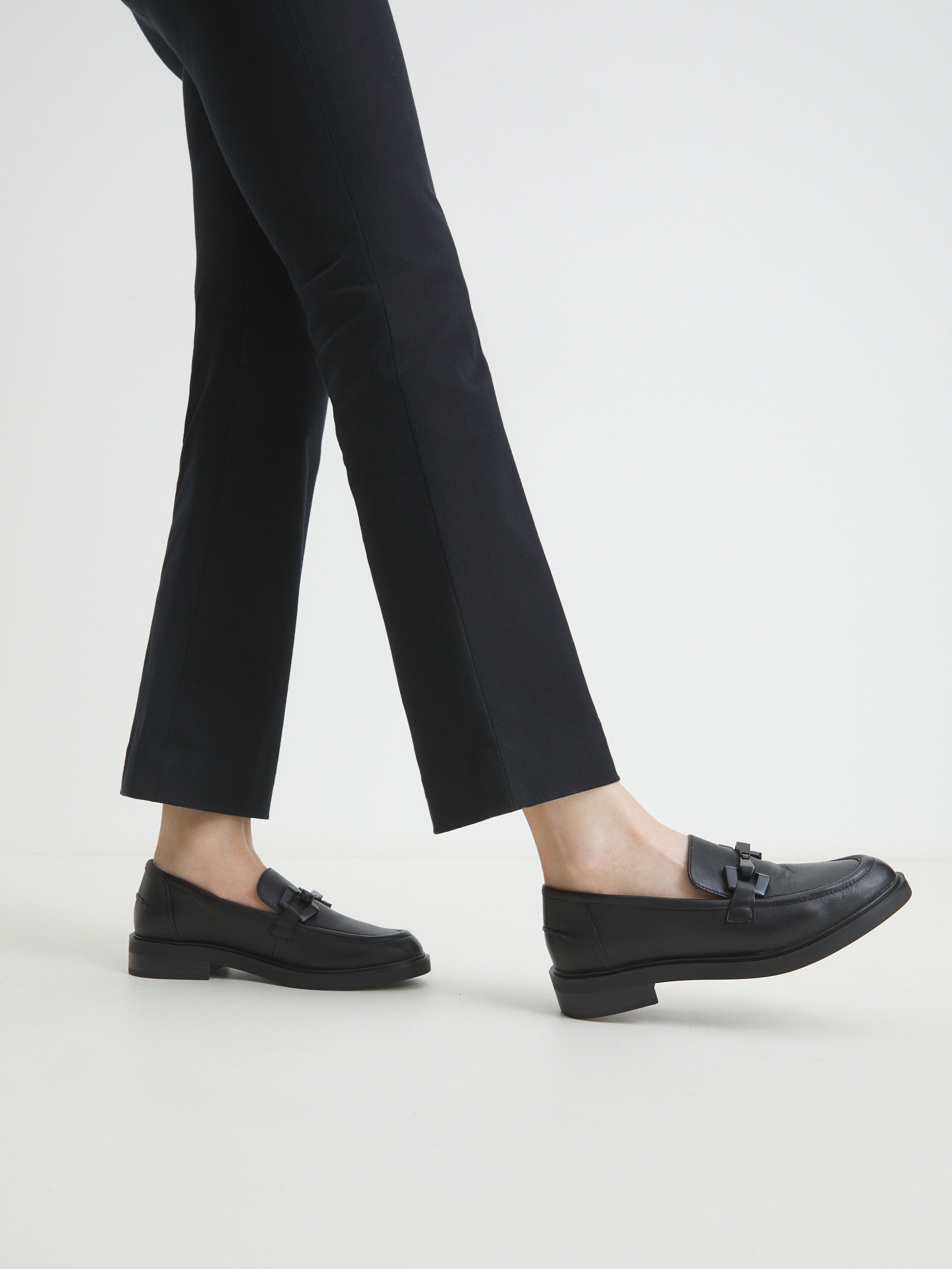 5700 р. 10000 р. Женские лоферы CAPRICE GIGGI