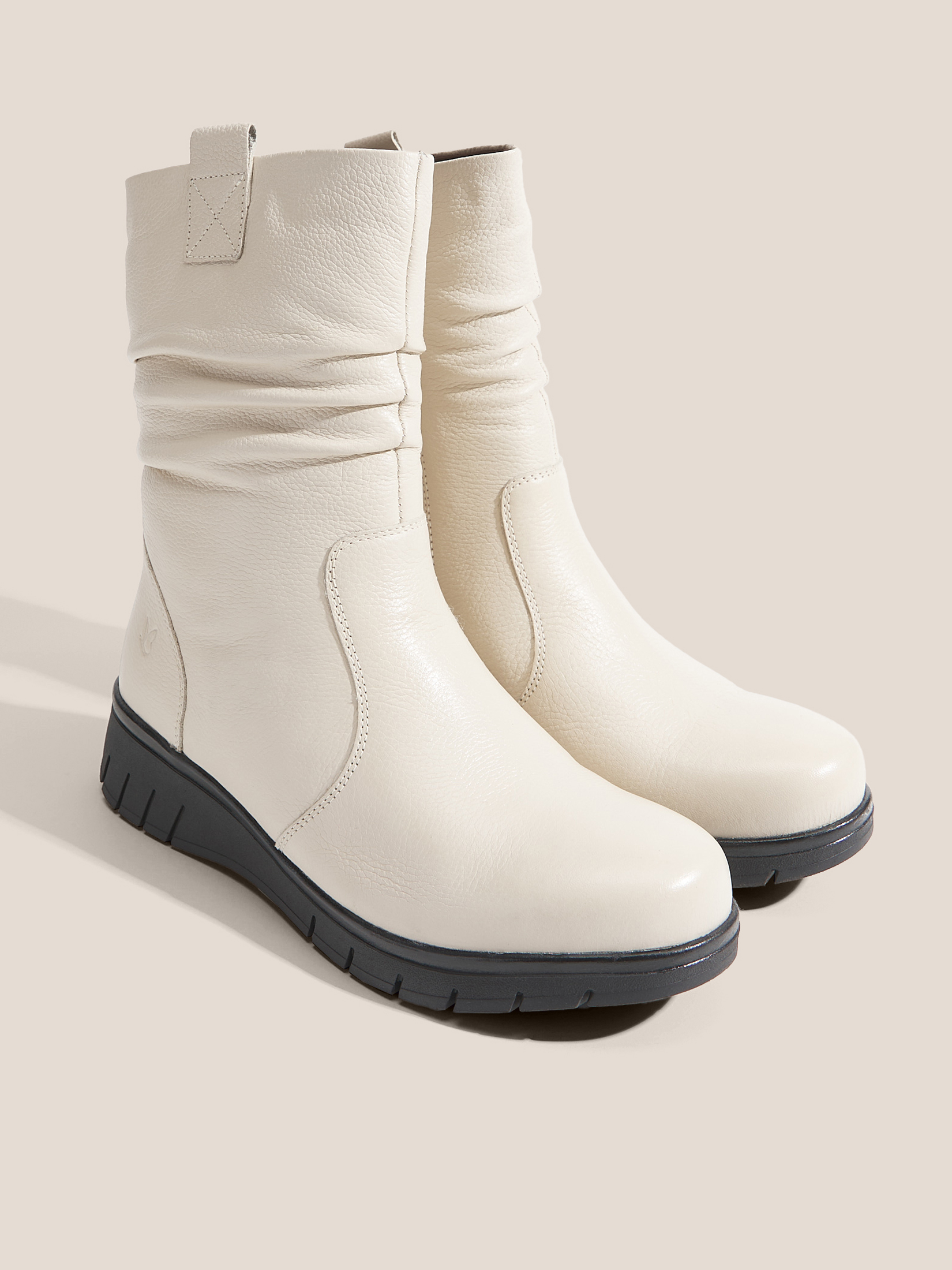 9120 р. 16000 р. Женские ботинки CAPRICE DASCHA