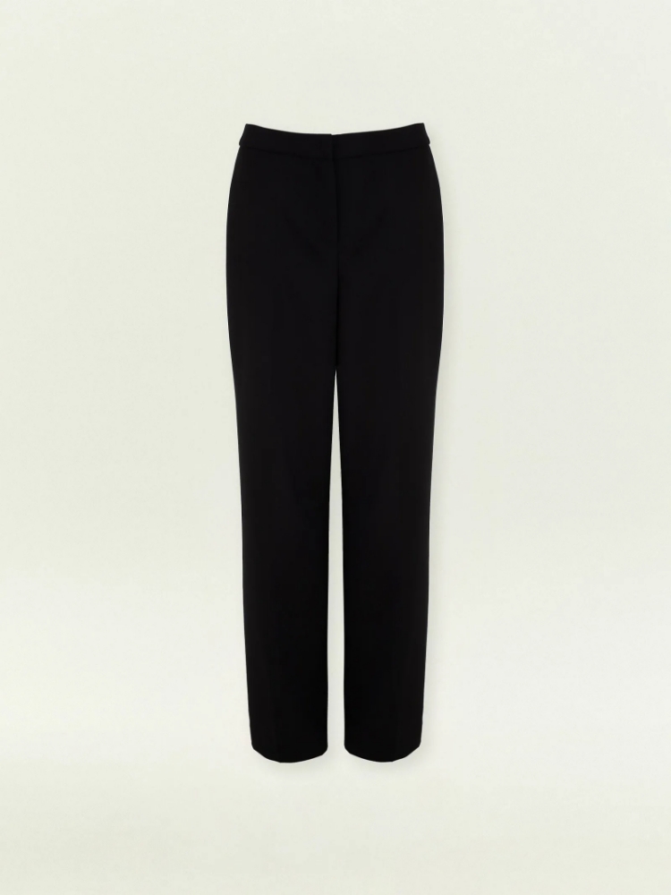 Брюки прямого кроя с защипами ,
68% полиэстер, 27% вискоза, 5% эластан ,