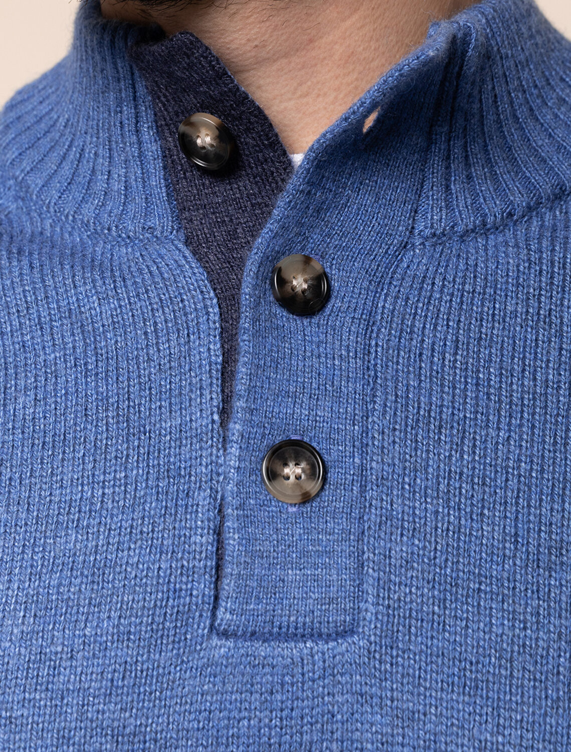 ст. цена2890руб.! VILATTE Джемпер U39.010светло-синий