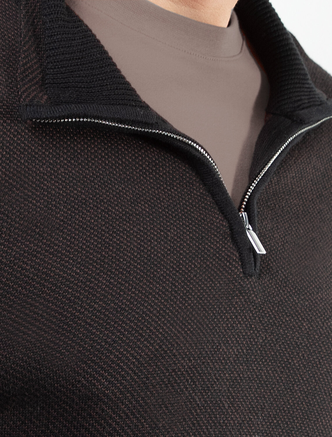 ст. цена2190руб.! VILATTE Джемпер U39.005черно-коричневый