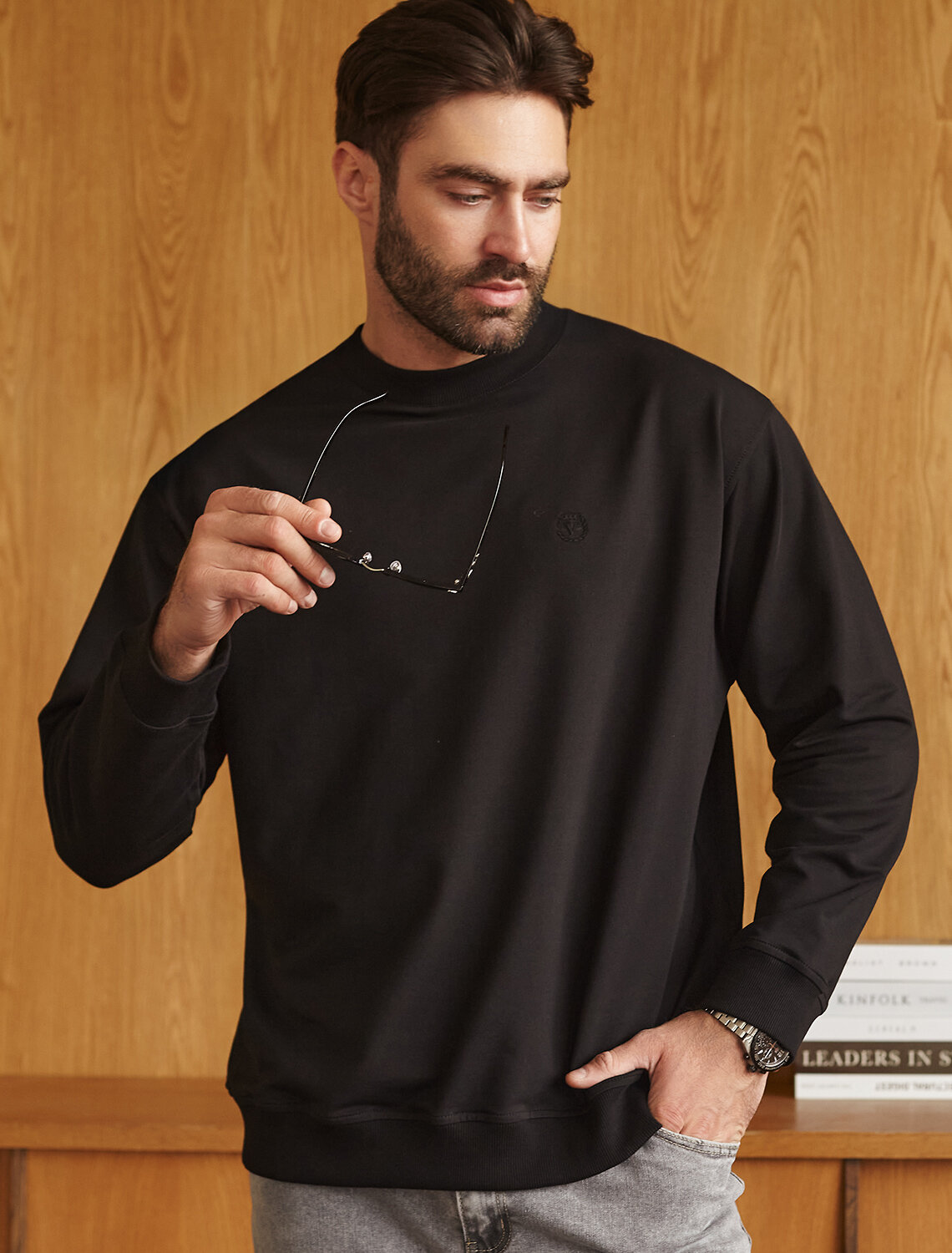 ст. цена1990руб.! VILATTE Джемпер U49.067черный