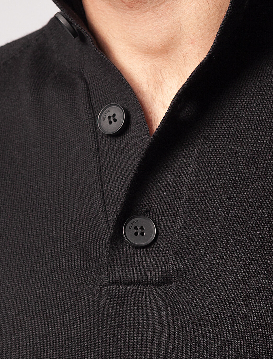 ст. цена2390руб.! VILATTE Джемпер U39.004черный