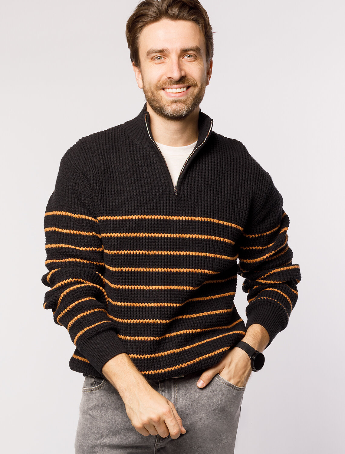 ст. цена2890руб.! VILATTE Джемпер U39.009черный