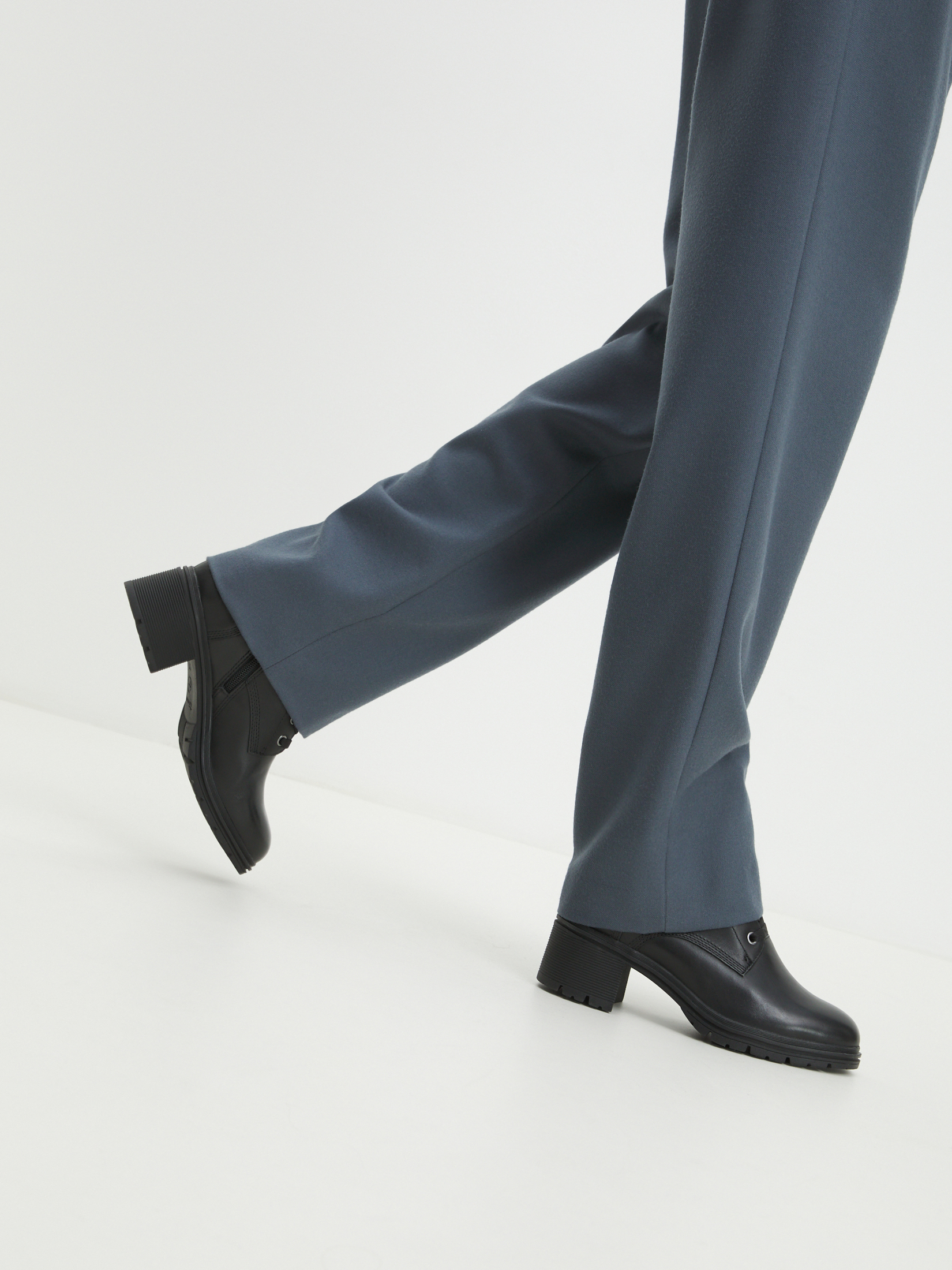 11928 р. <s>21300 р. Ботильоны TAMARIS CAROLIN