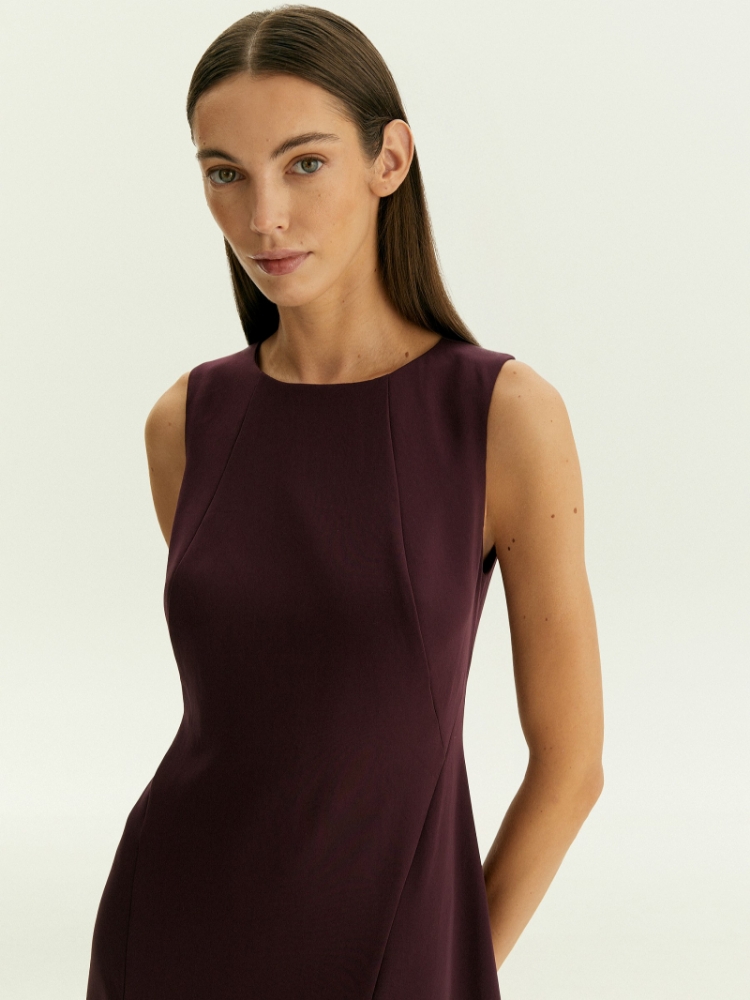 Платье без рукавов ,
100% полиэстер ,