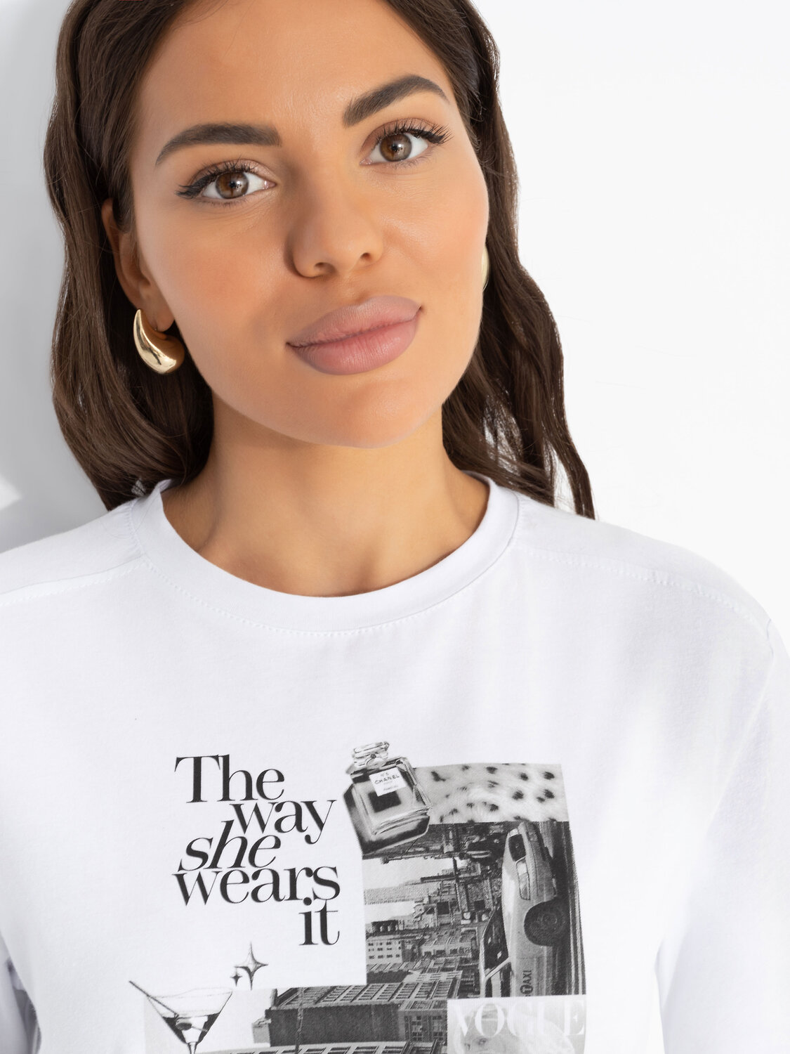 ст. цена1585руб.! CHARUTTI Футболка 11947Белый