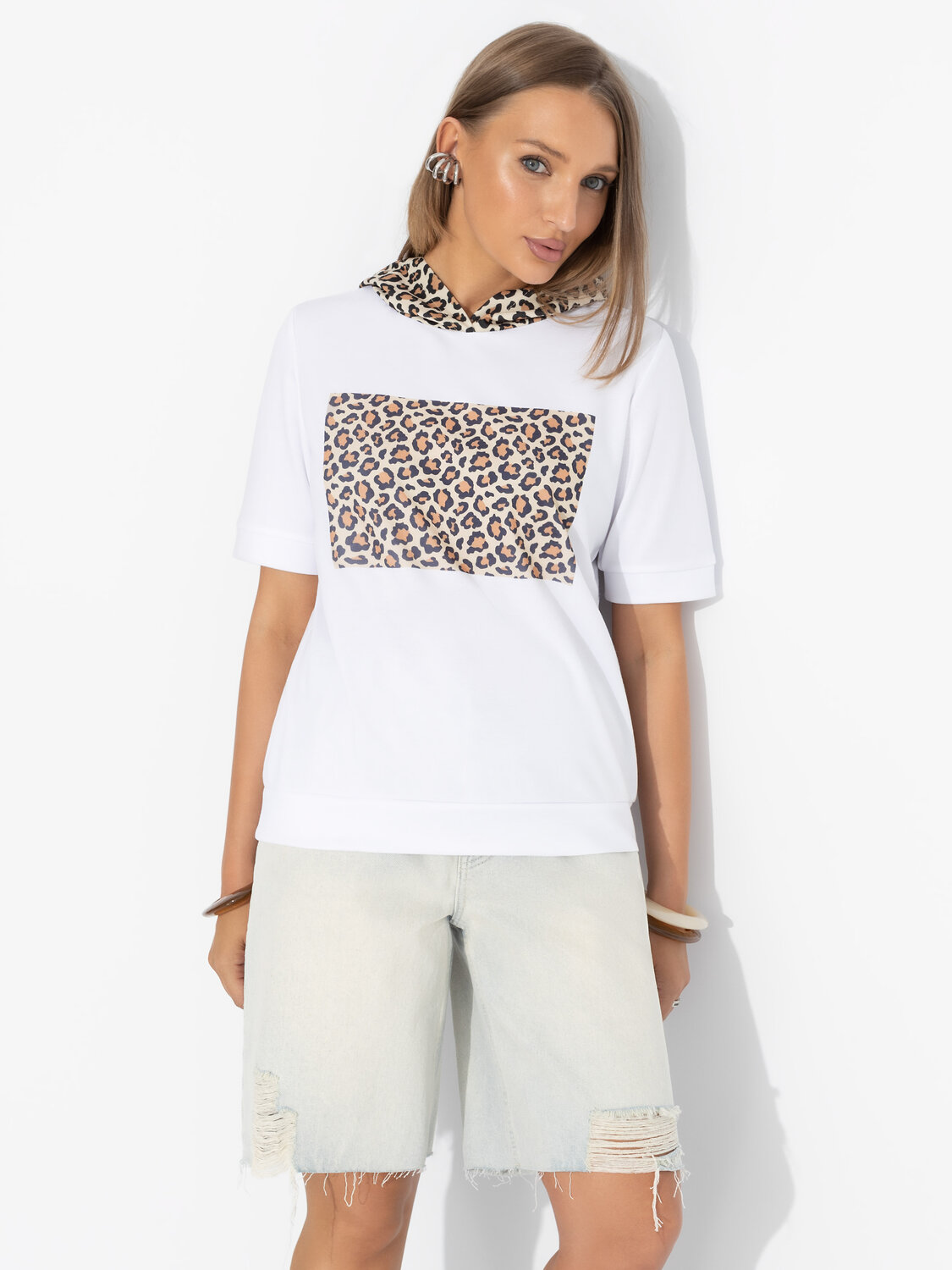 ст. цена1585руб.! CHARUTTI Футболка 11934Белый