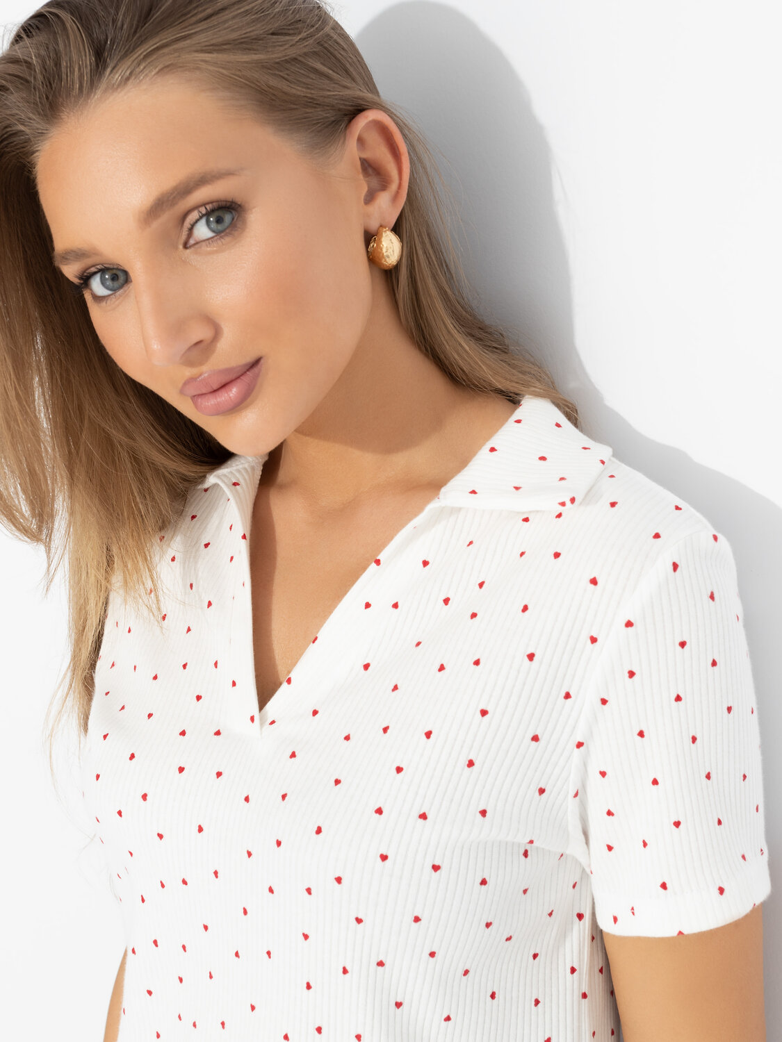 ст. цена1585руб.! CHARUTTI Футболка 11951Белый