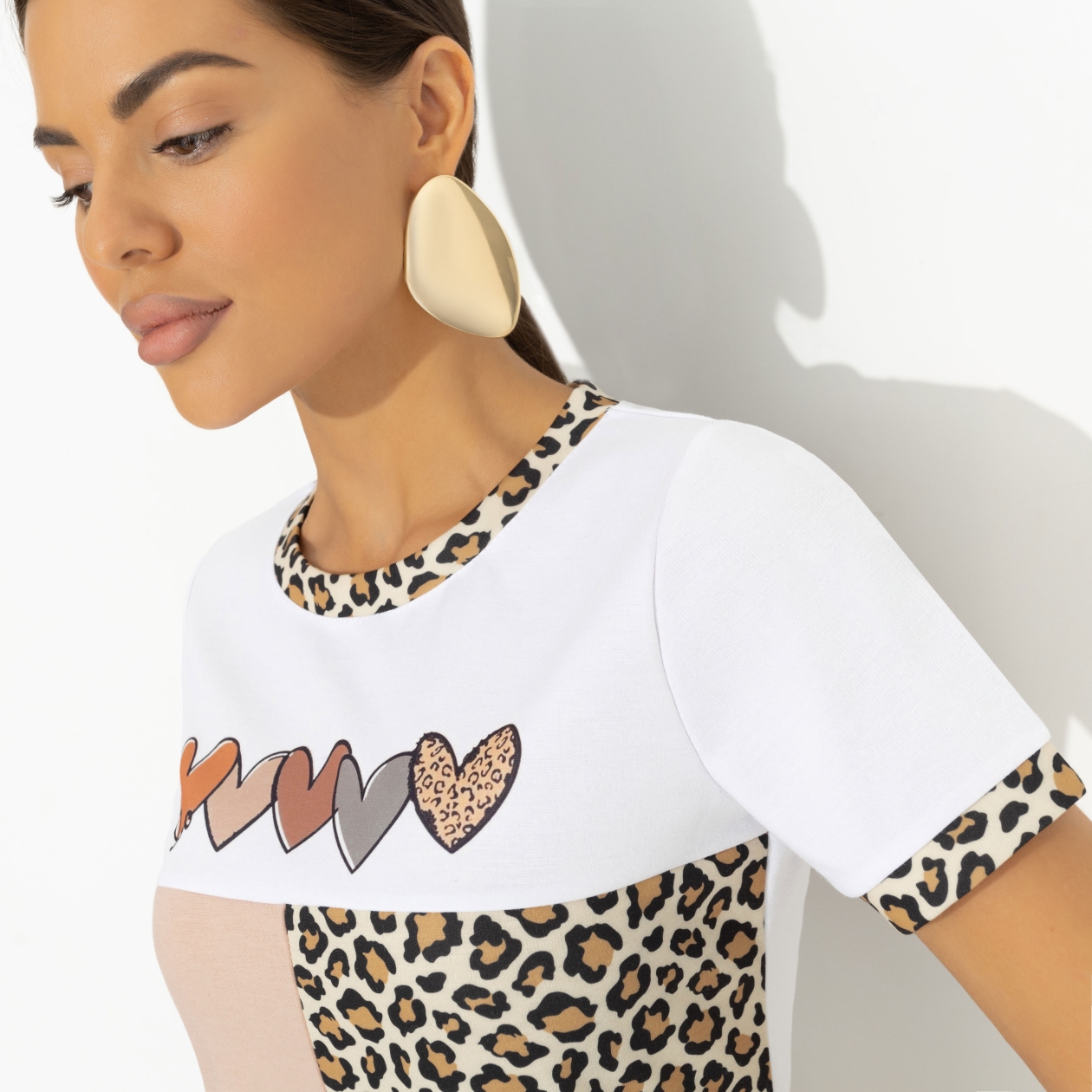 СТ. ЦЕНА 1250 руб//Футболка комбинированная, Покоряет не только сердца