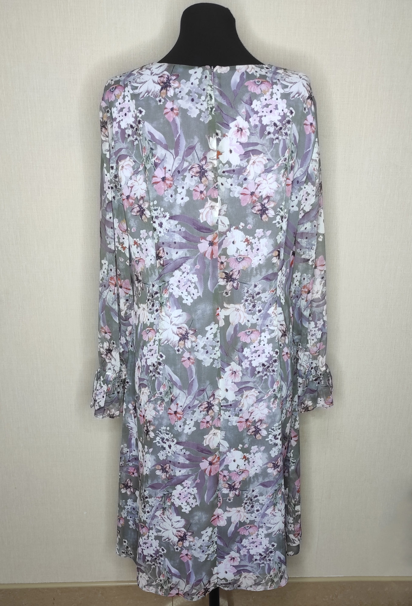 ст. цена2499руб.! Платье Bazalini 4619 серый цветы